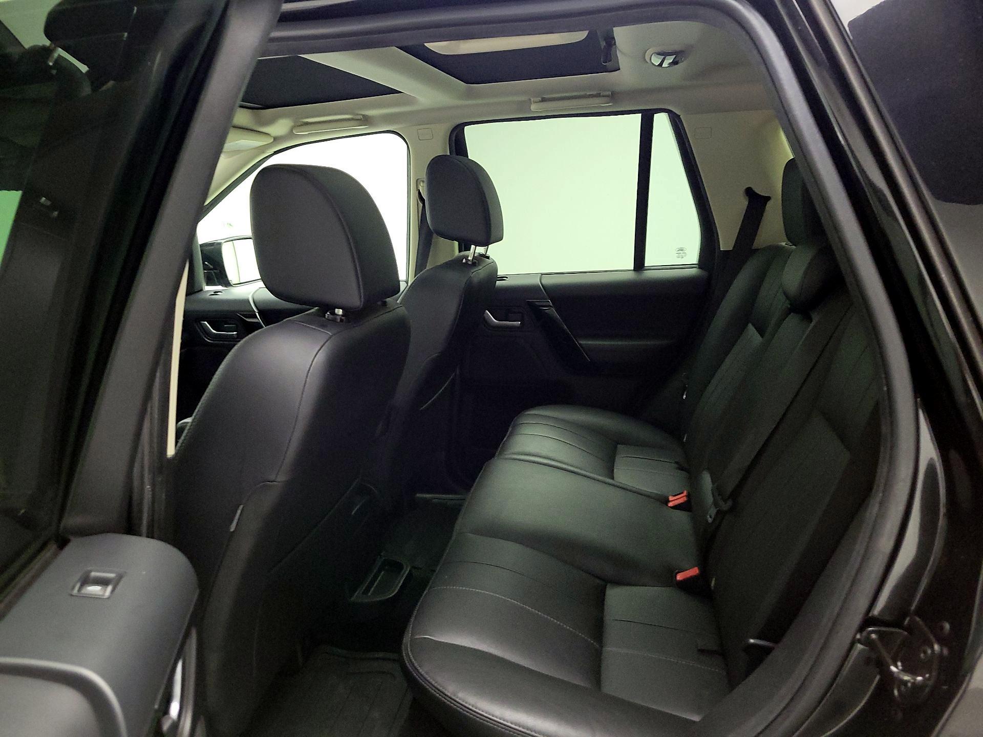 Thumbnail: 2014 Land Rover LR2 - 17