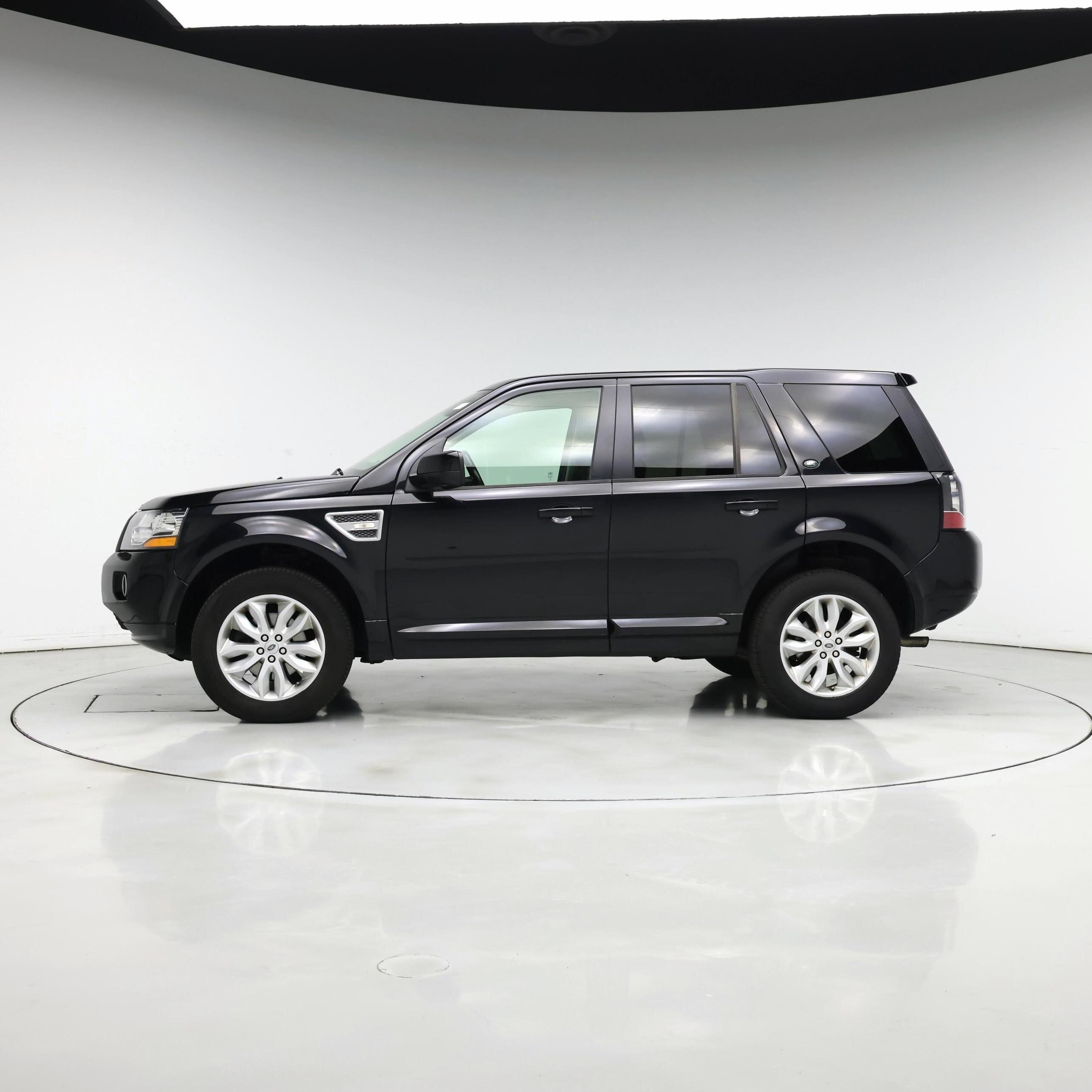 Thumbnail: 2014 Land Rover LR2 - 3