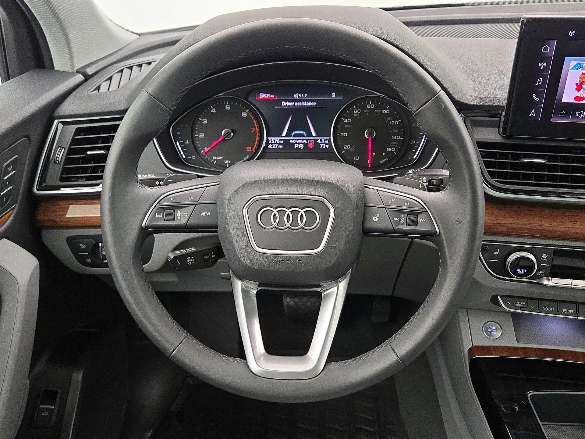 Thumbnail: 2023 Audi Q5 - 10