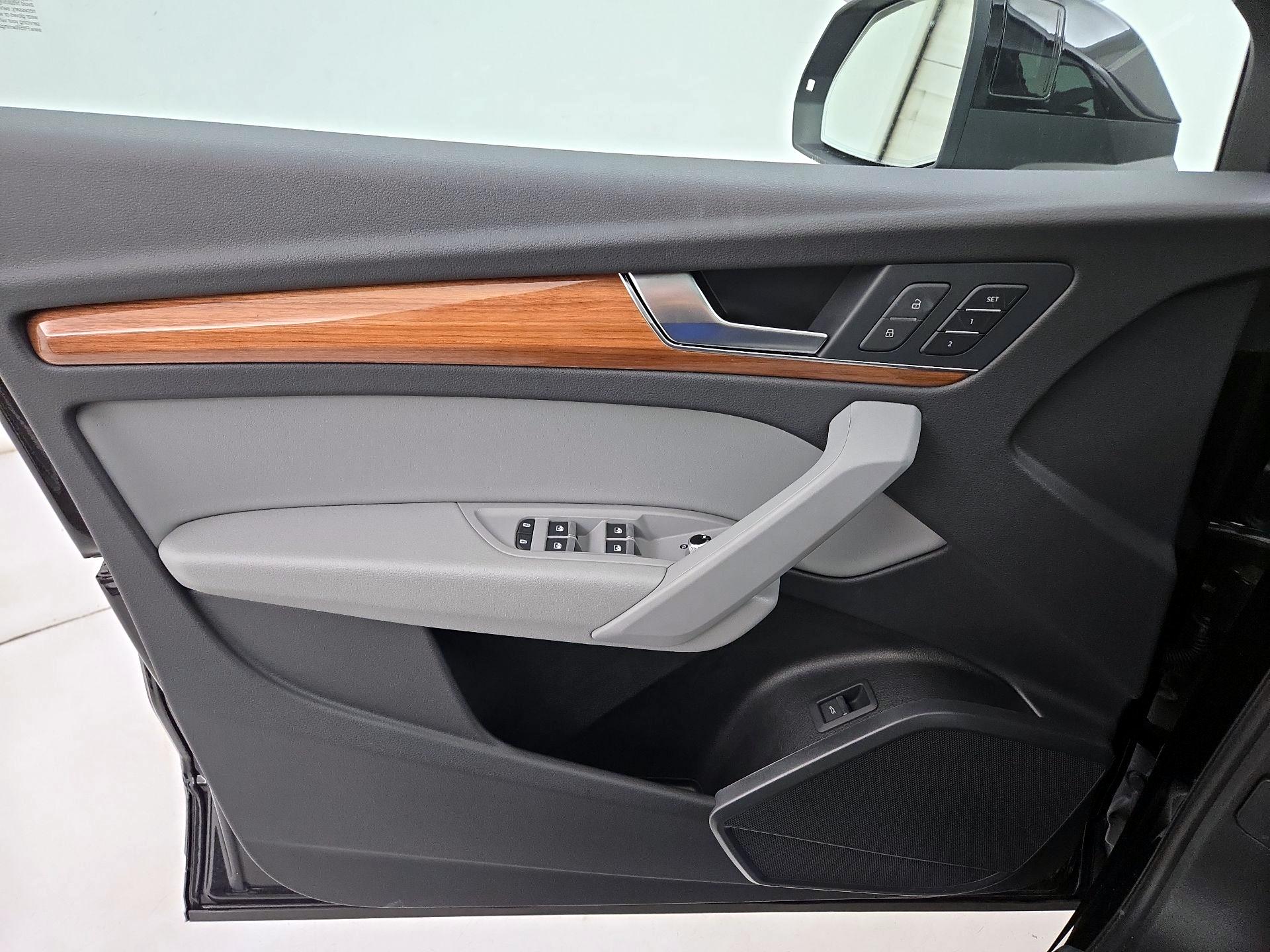 Thumbnail: 2023 Audi Q5 - 12