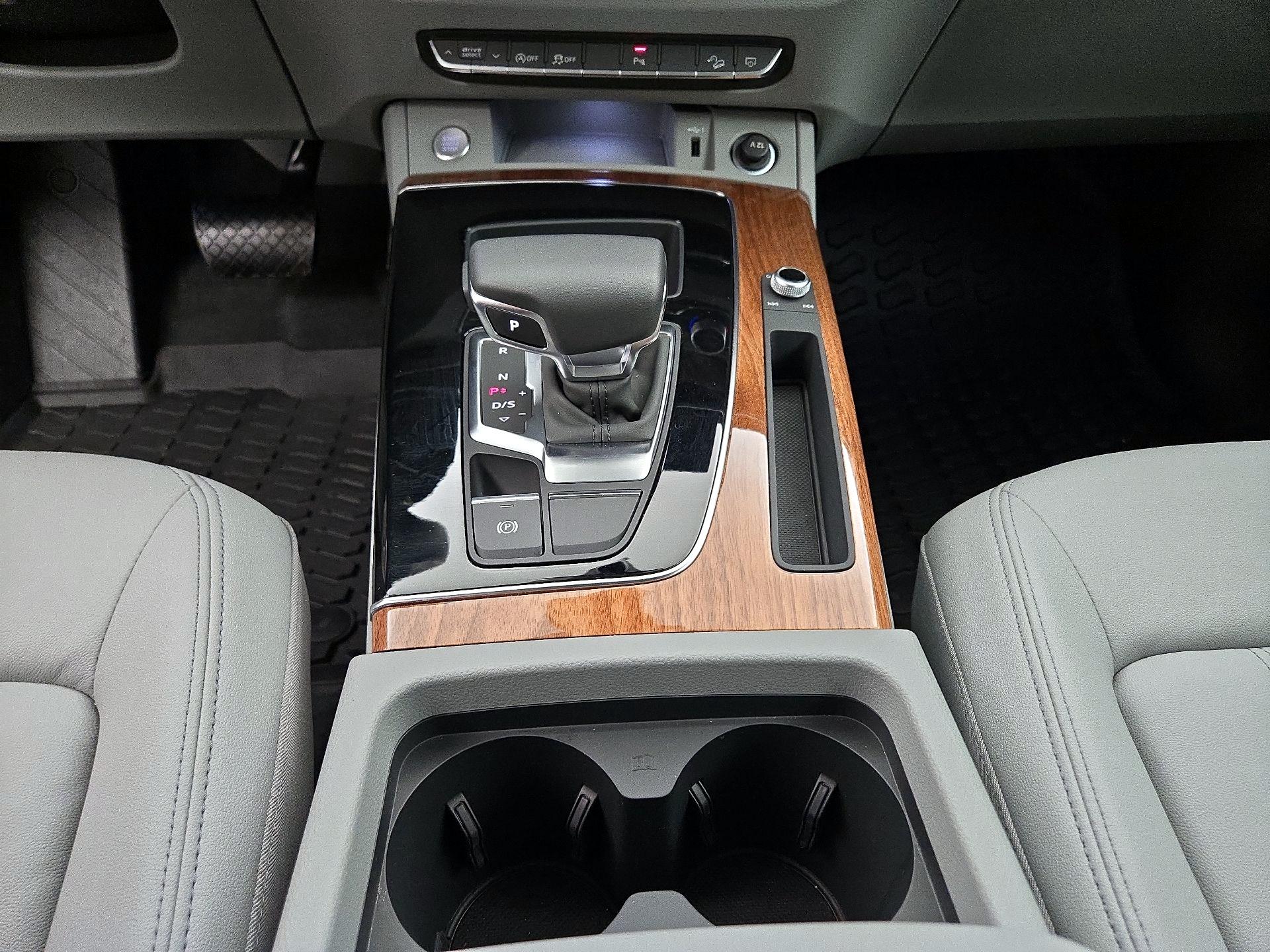 Thumbnail: 2023 Audi Q5 - 17