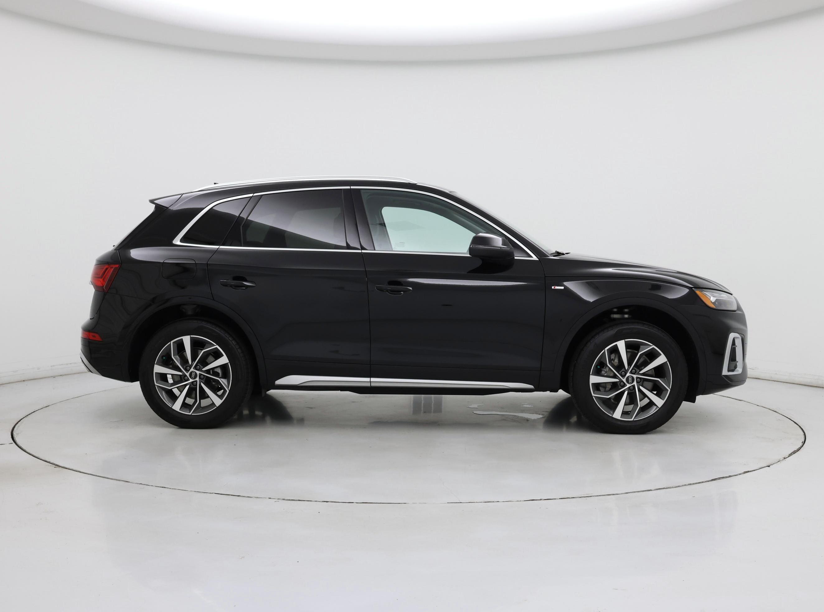 Thumbnail: 2023 Audi Q5 - 7