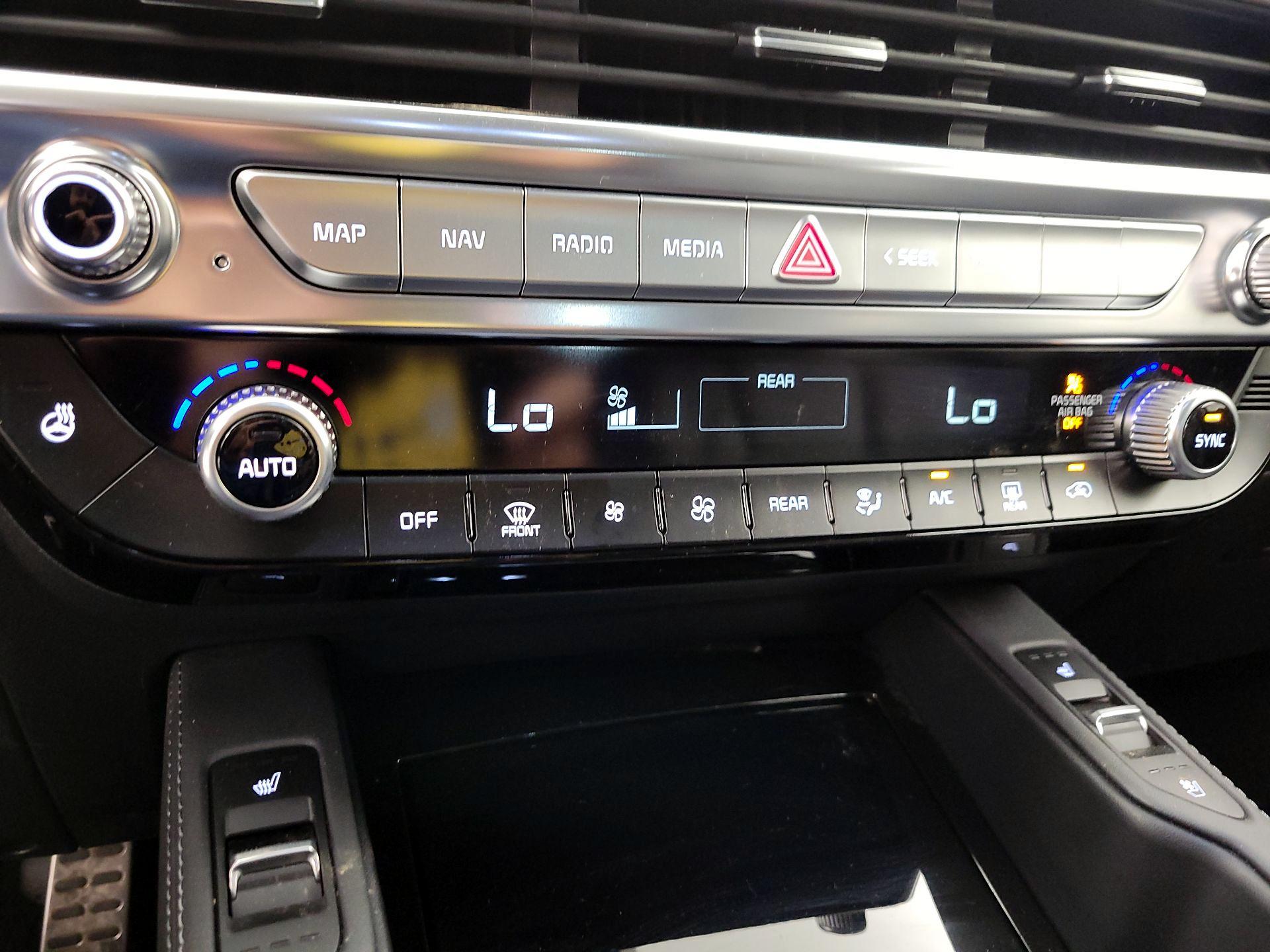Thumbnail: 2021 Kia Telluride - 17