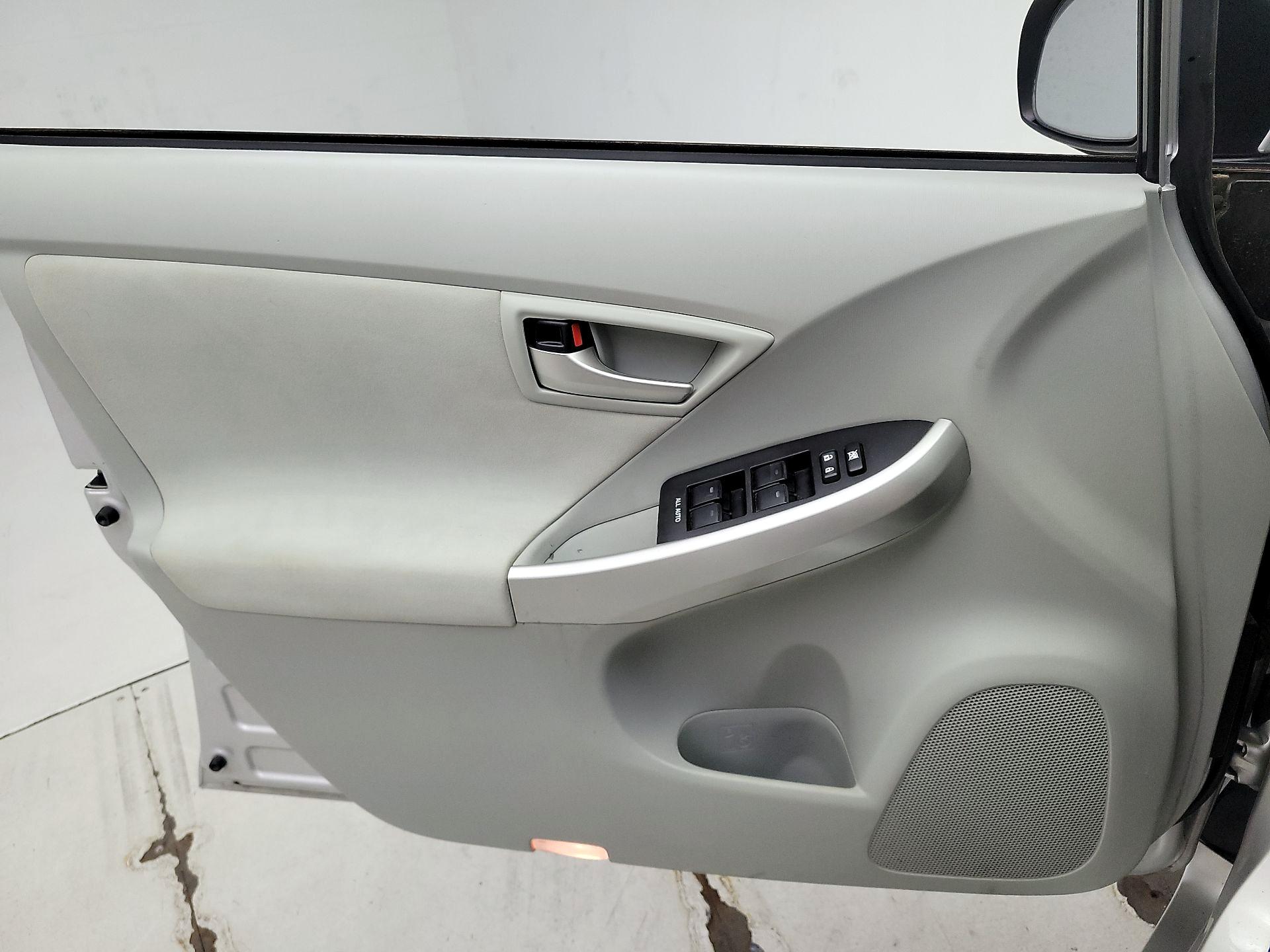 Thumbnail: 2014 Toyota Prius - 12