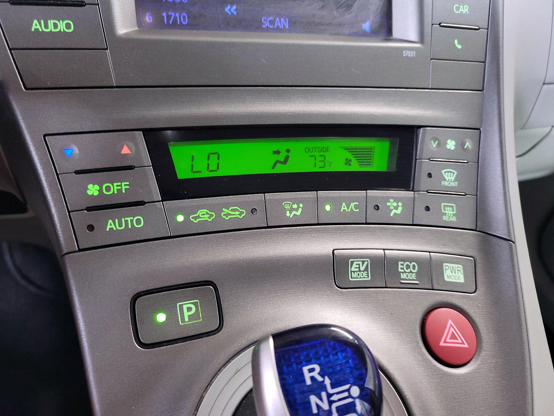 Thumbnail: 2014 Toyota Prius - 15