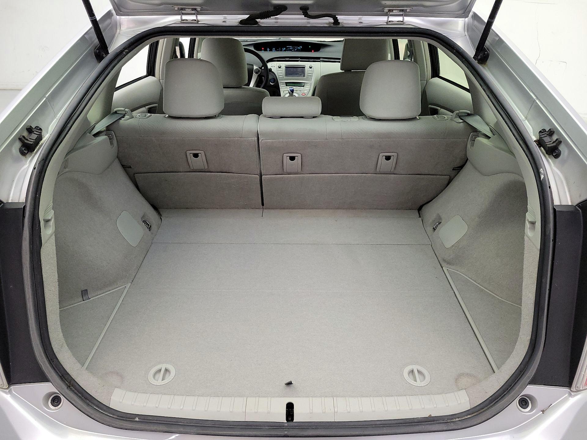 Thumbnail: 2014 Toyota Prius - 18