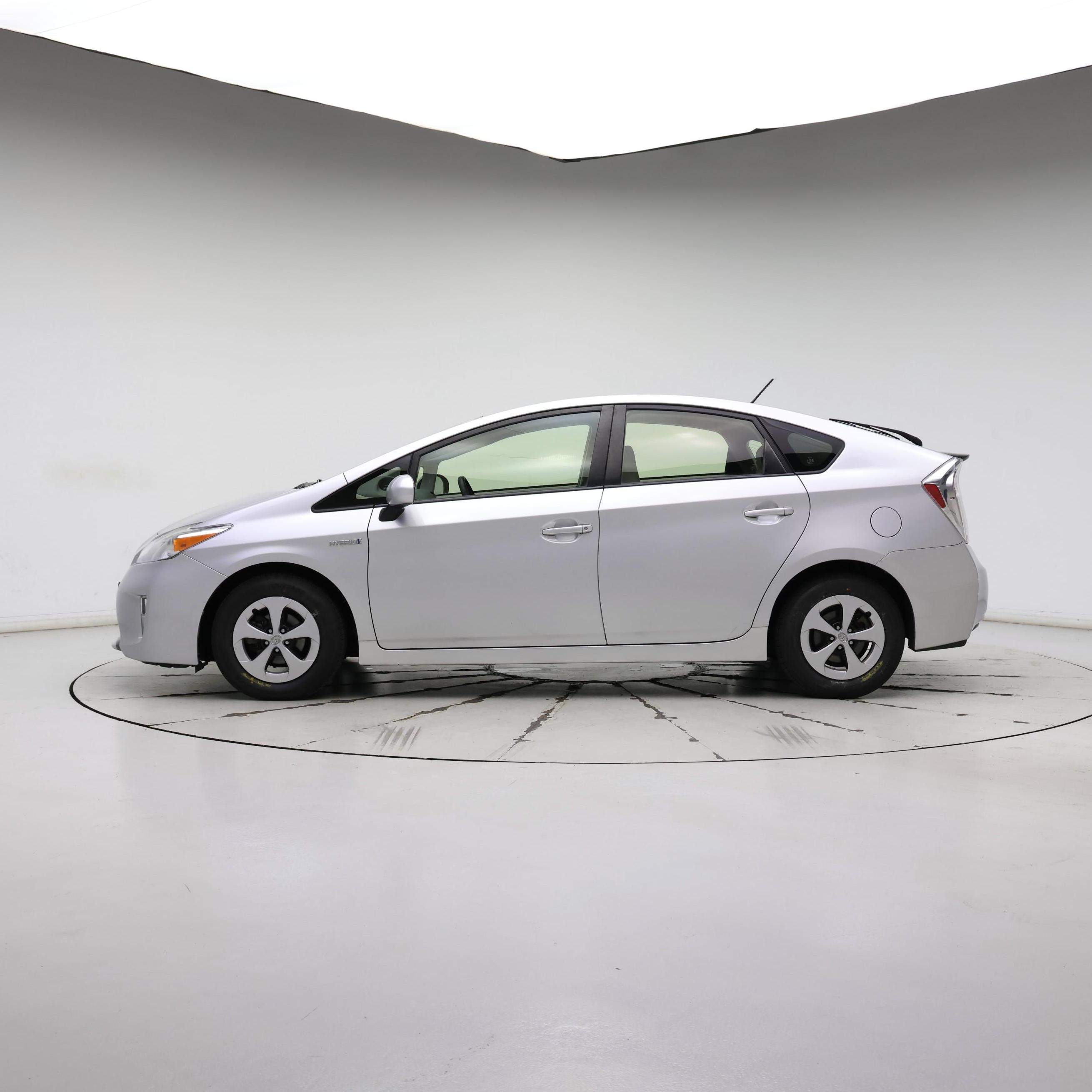 Thumbnail: 2014 Toyota Prius - 3