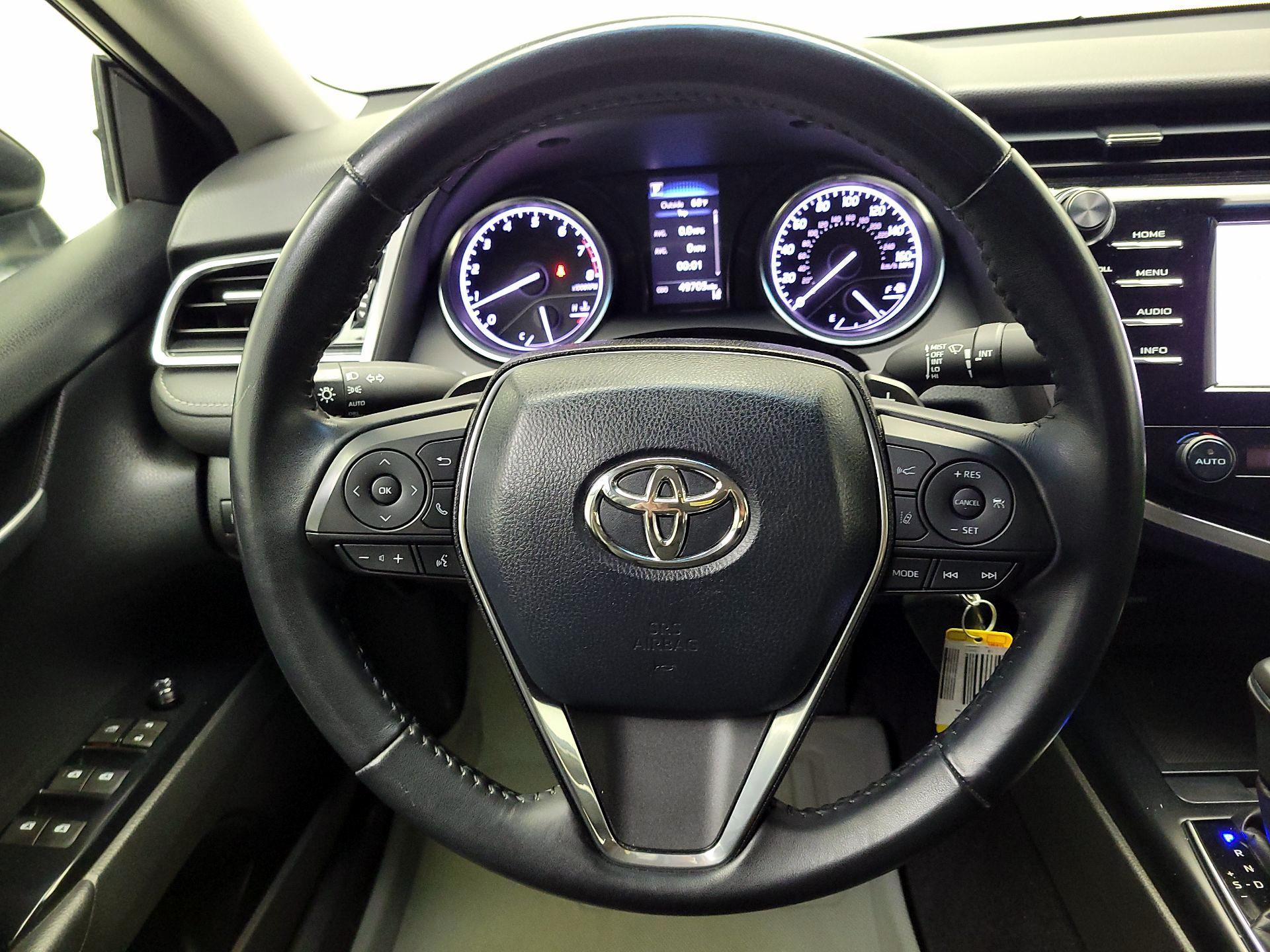 Thumbnail: 2018 Toyota Camry - 10