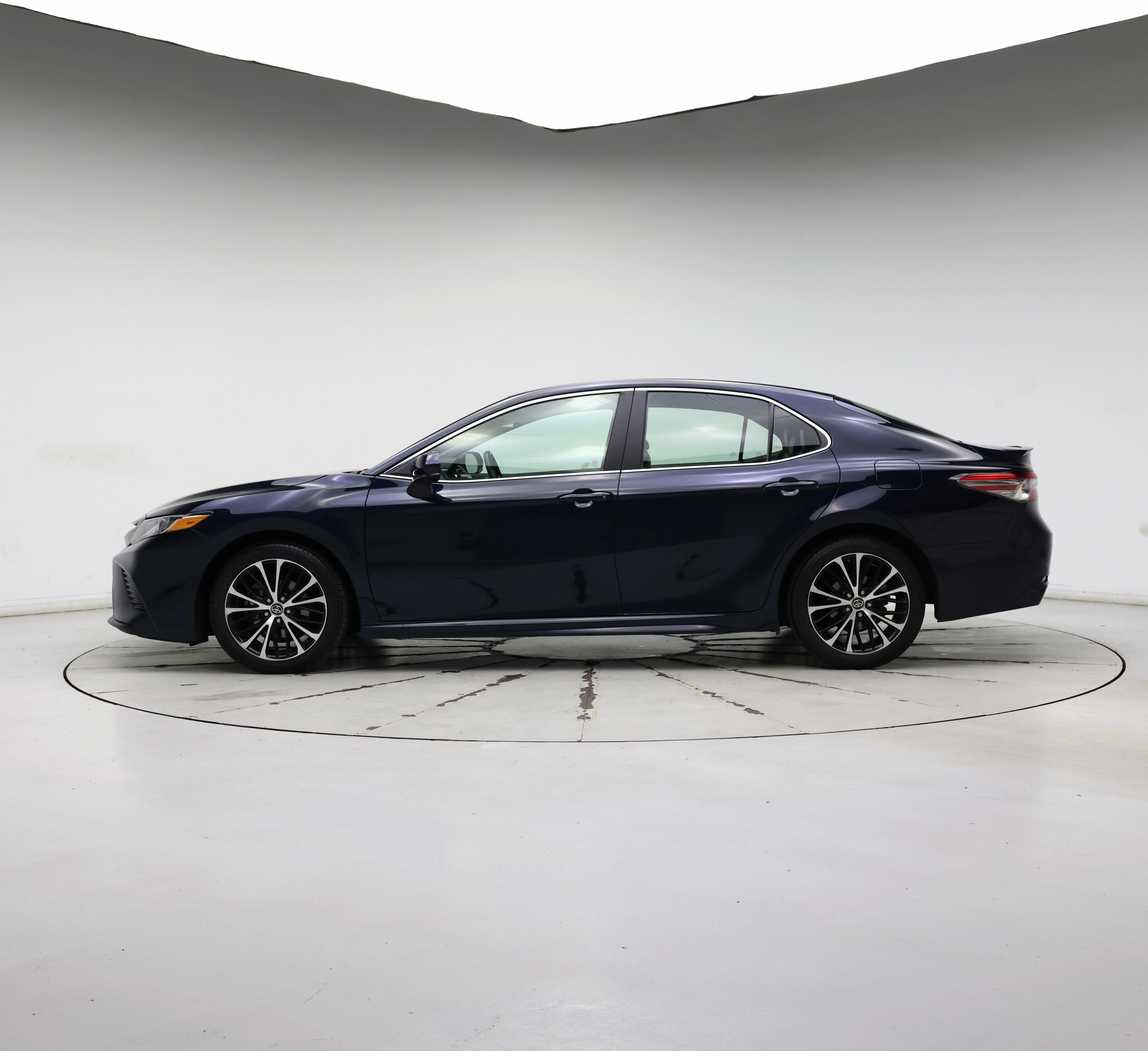 Thumbnail: 2018 Toyota Camry - 3