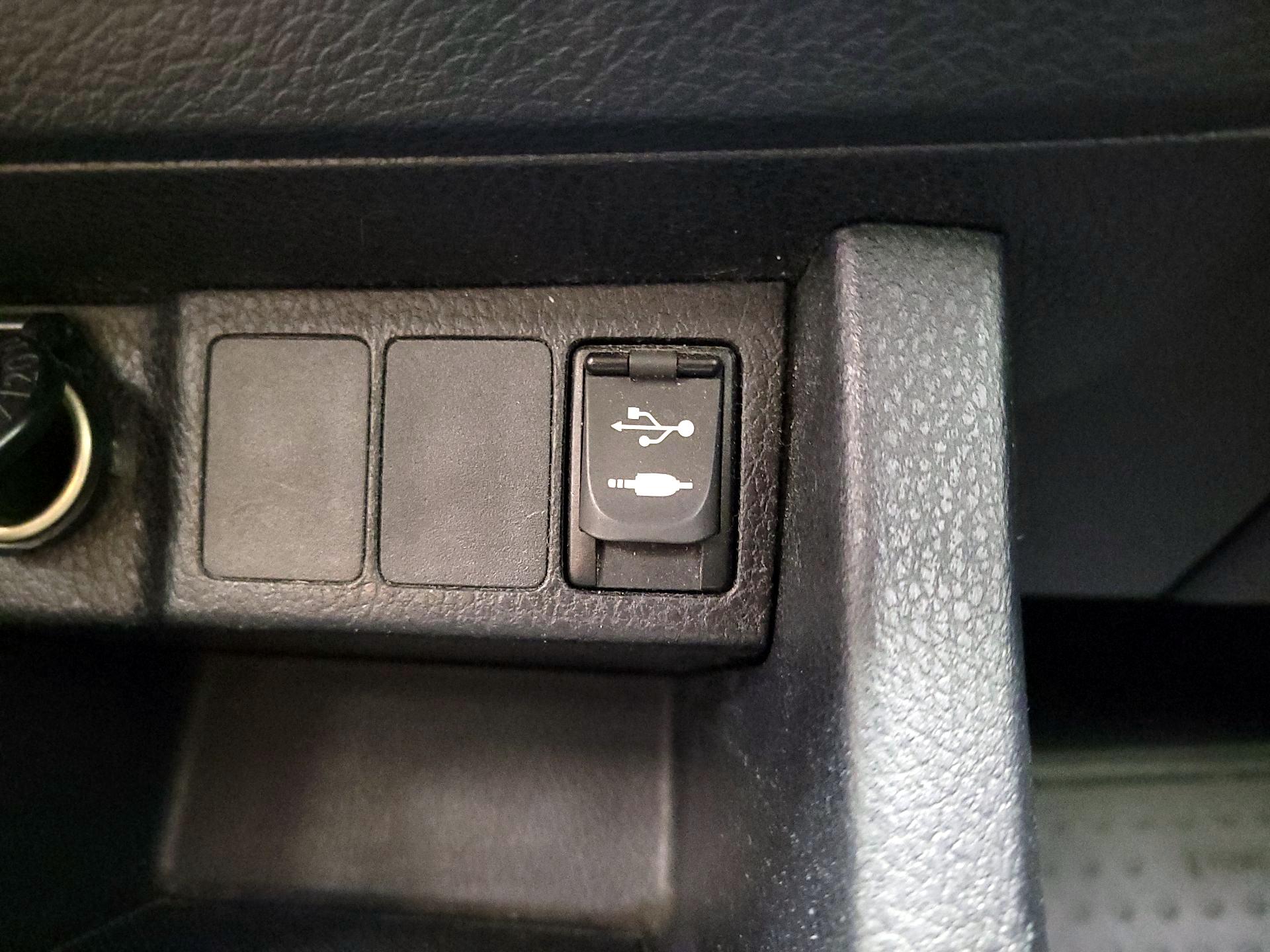 Thumbnail: 2016 Toyota Corolla - 18