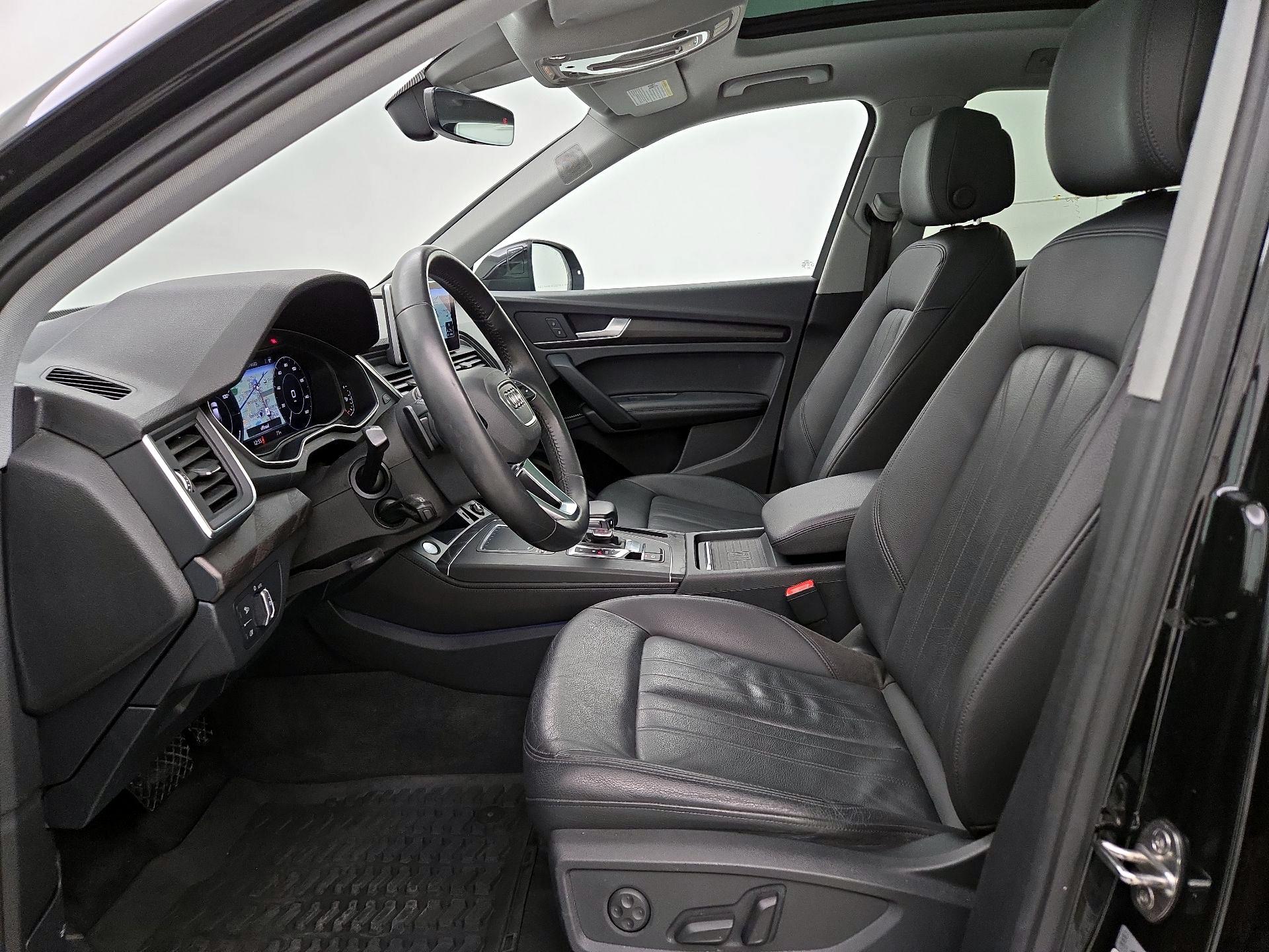 Thumbnail: 2020 Audi Q5 - 11