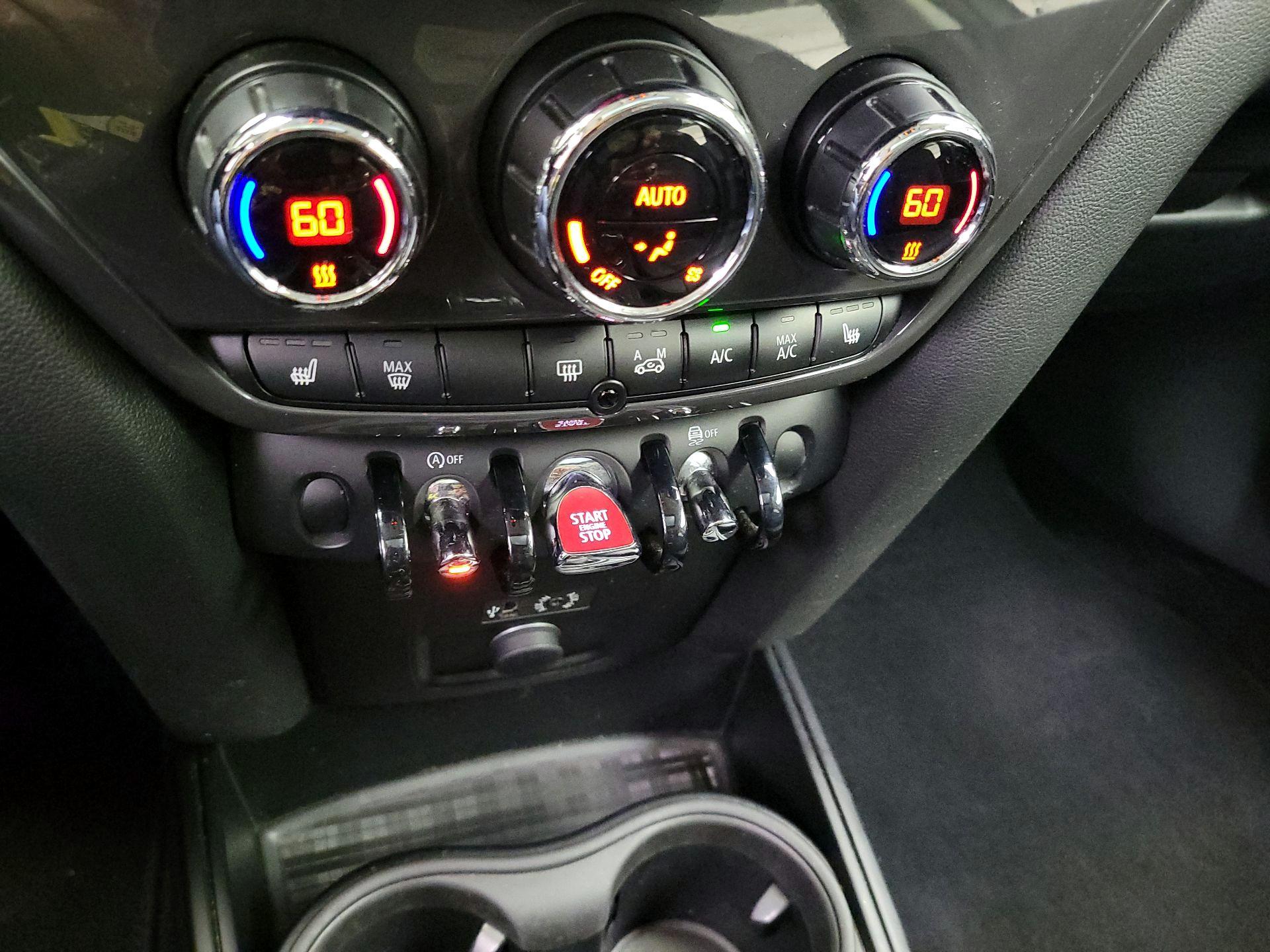 Thumbnail: 2017 MINI Cooper Countryman - 16