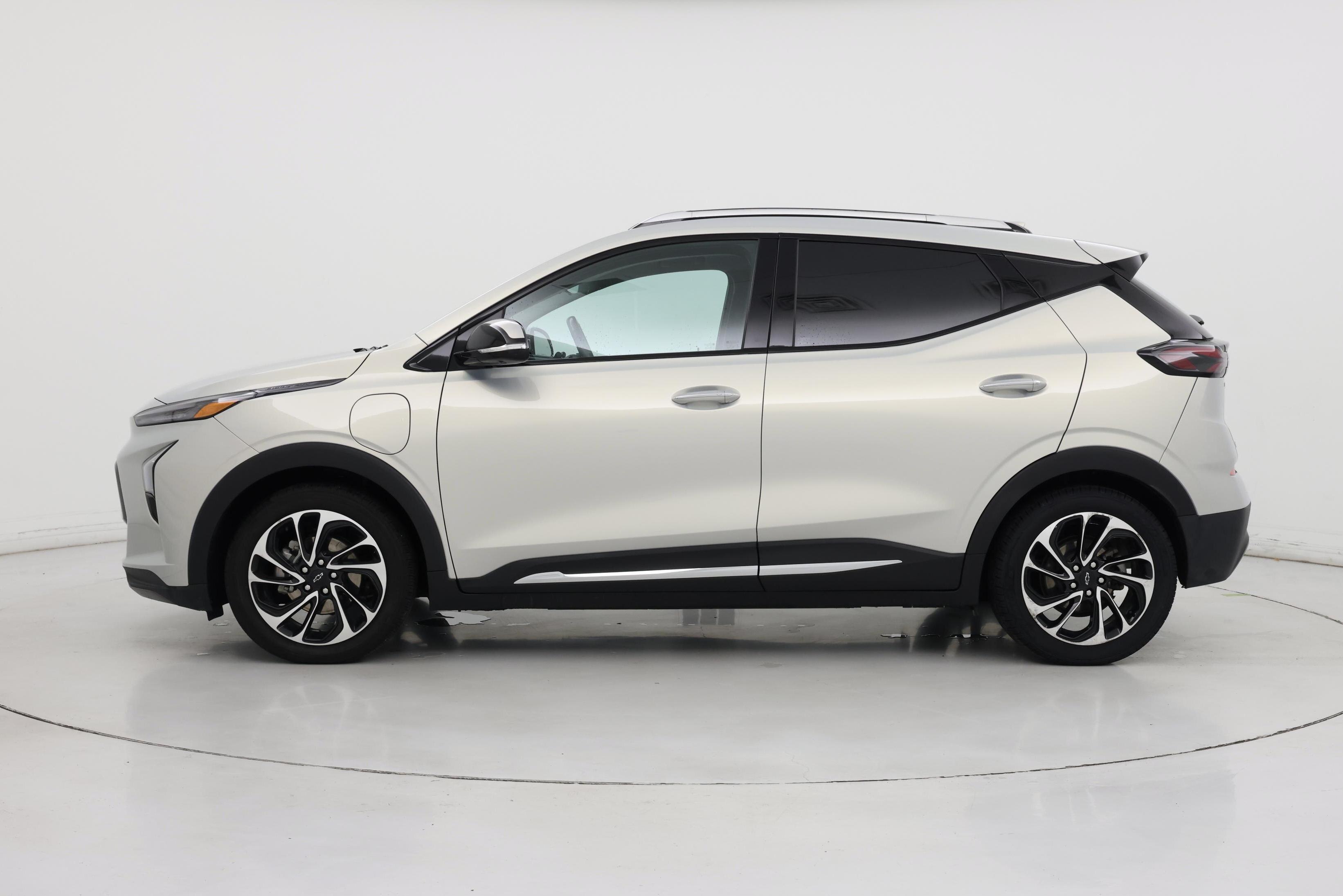 Thumbnail: 2023 Chevrolet Bolt EUV - 3