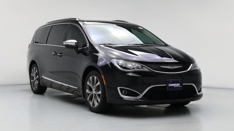 2017 Chrysler Pacifica Limited Hero Image