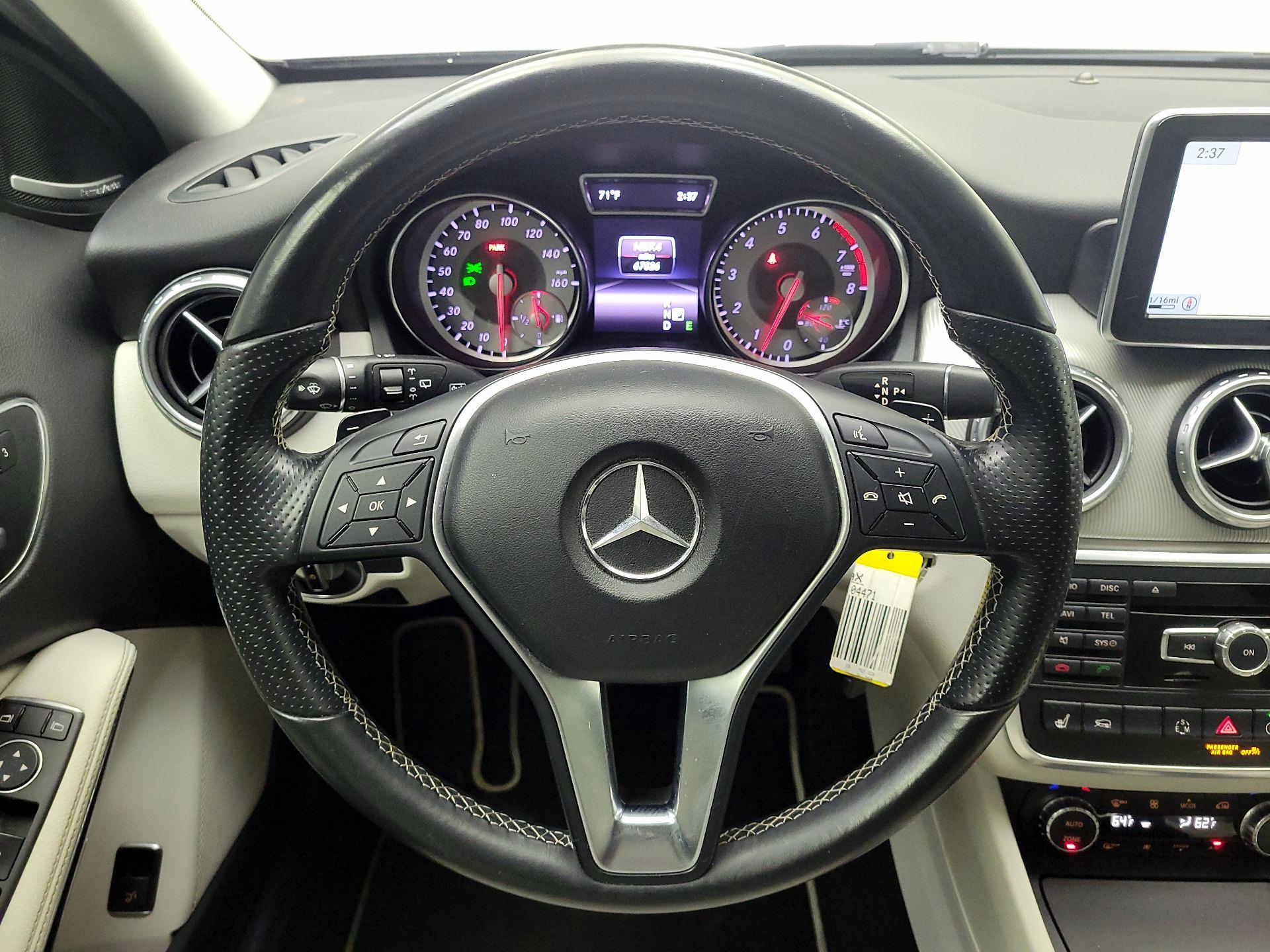 Thumbnail: 2015 Mercedes-Benz GLA - 10