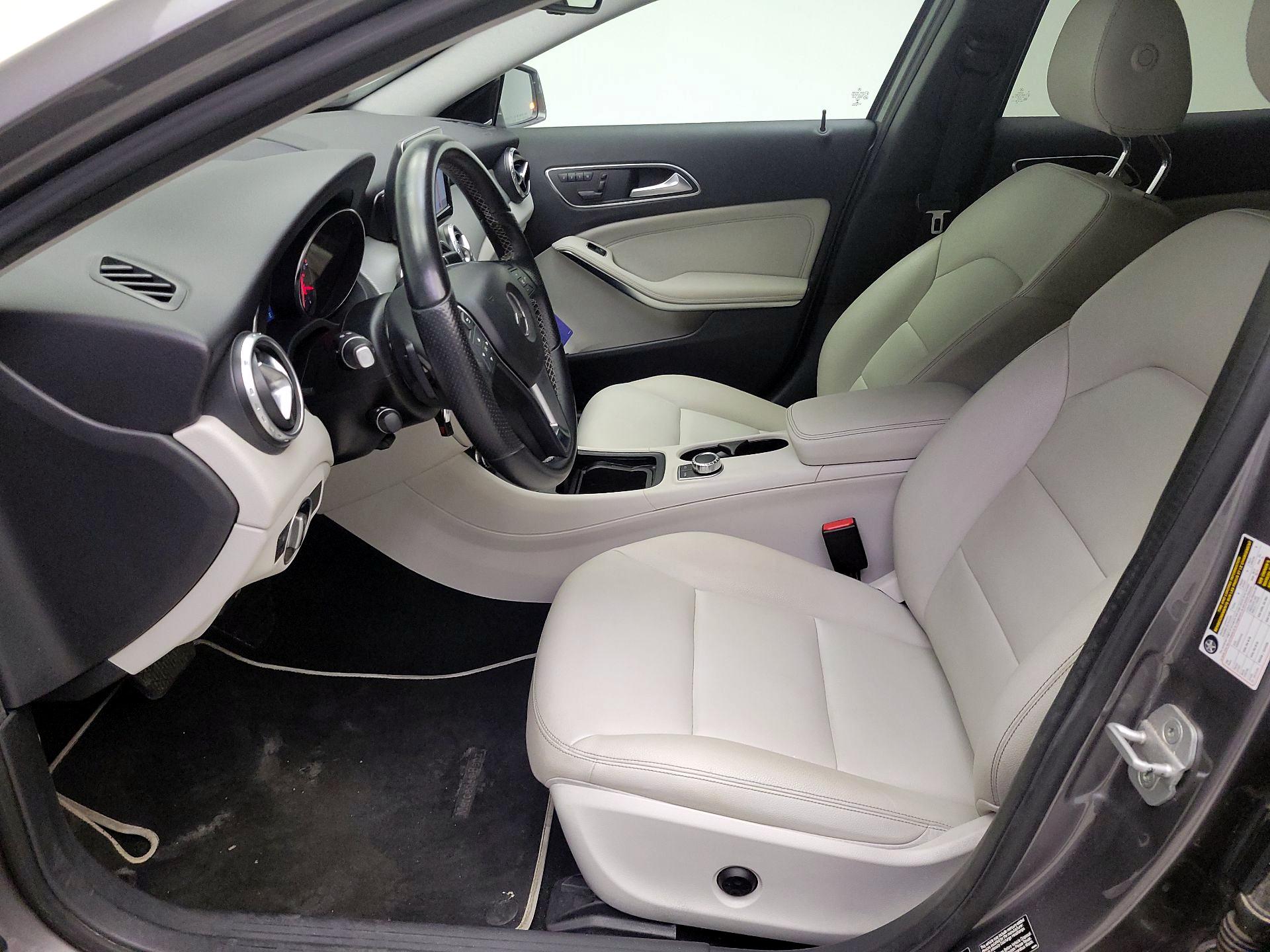 Thumbnail: 2015 Mercedes-Benz GLA - 11
