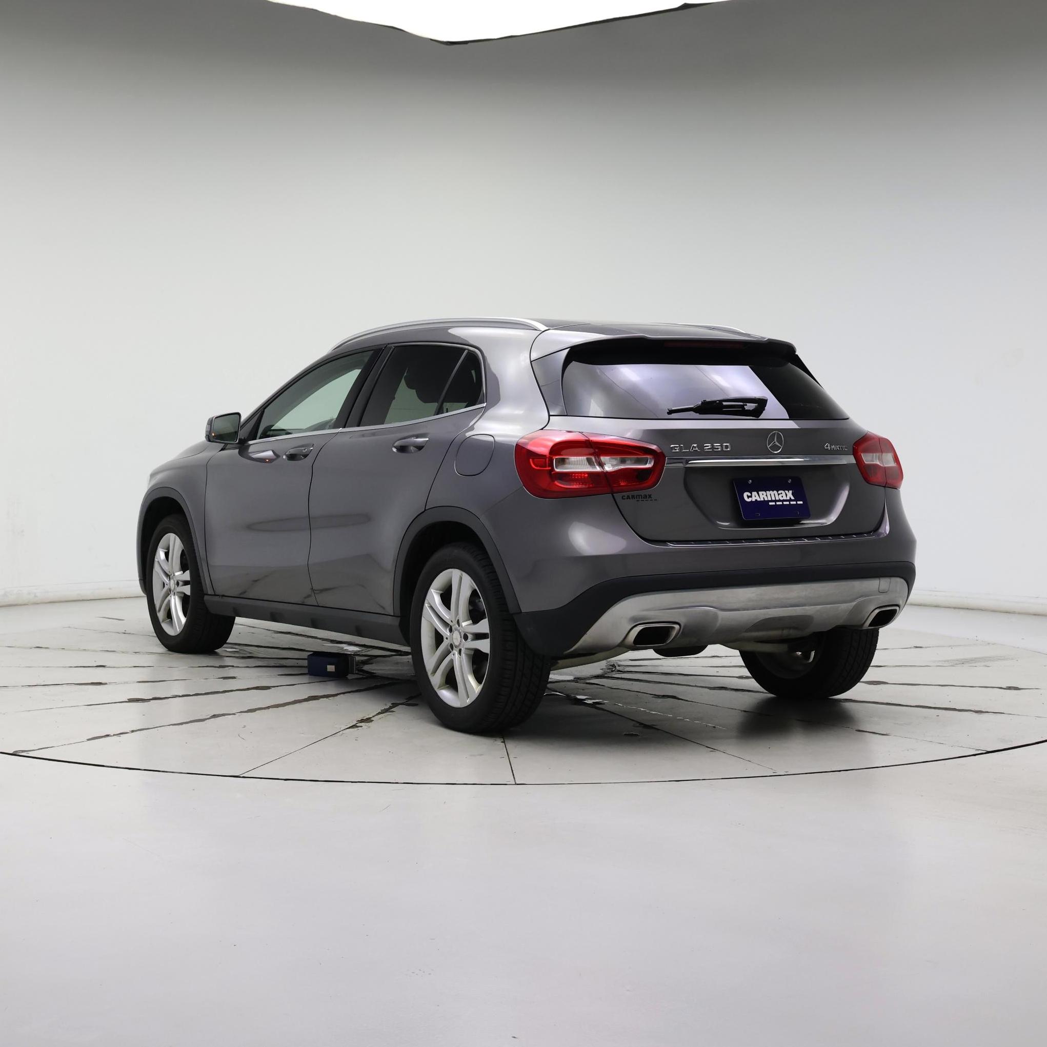 Thumbnail: 2015 Mercedes-Benz GLA - 2