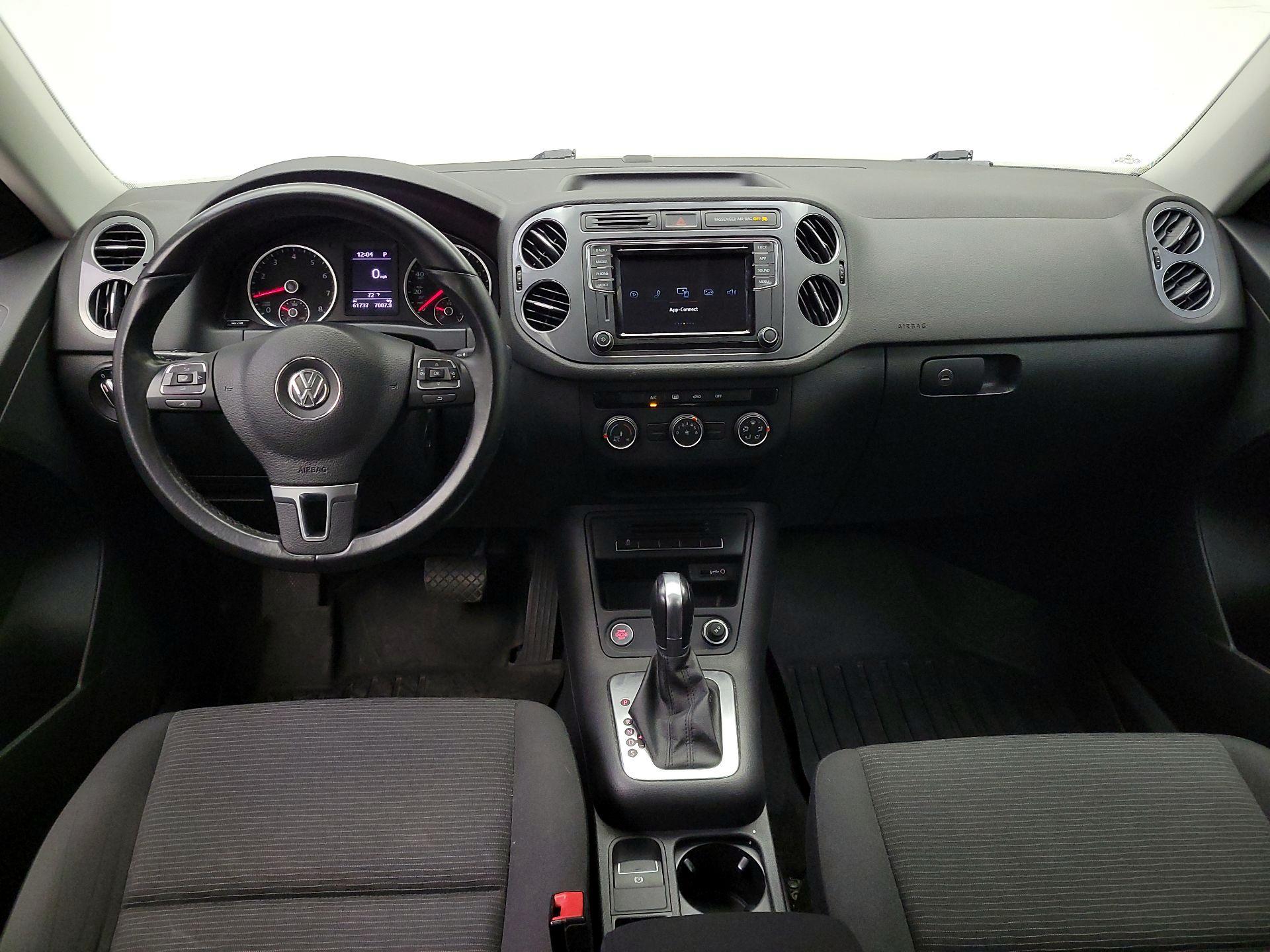 Thumbnail: 2017 Volkswagen Tiguan - 9