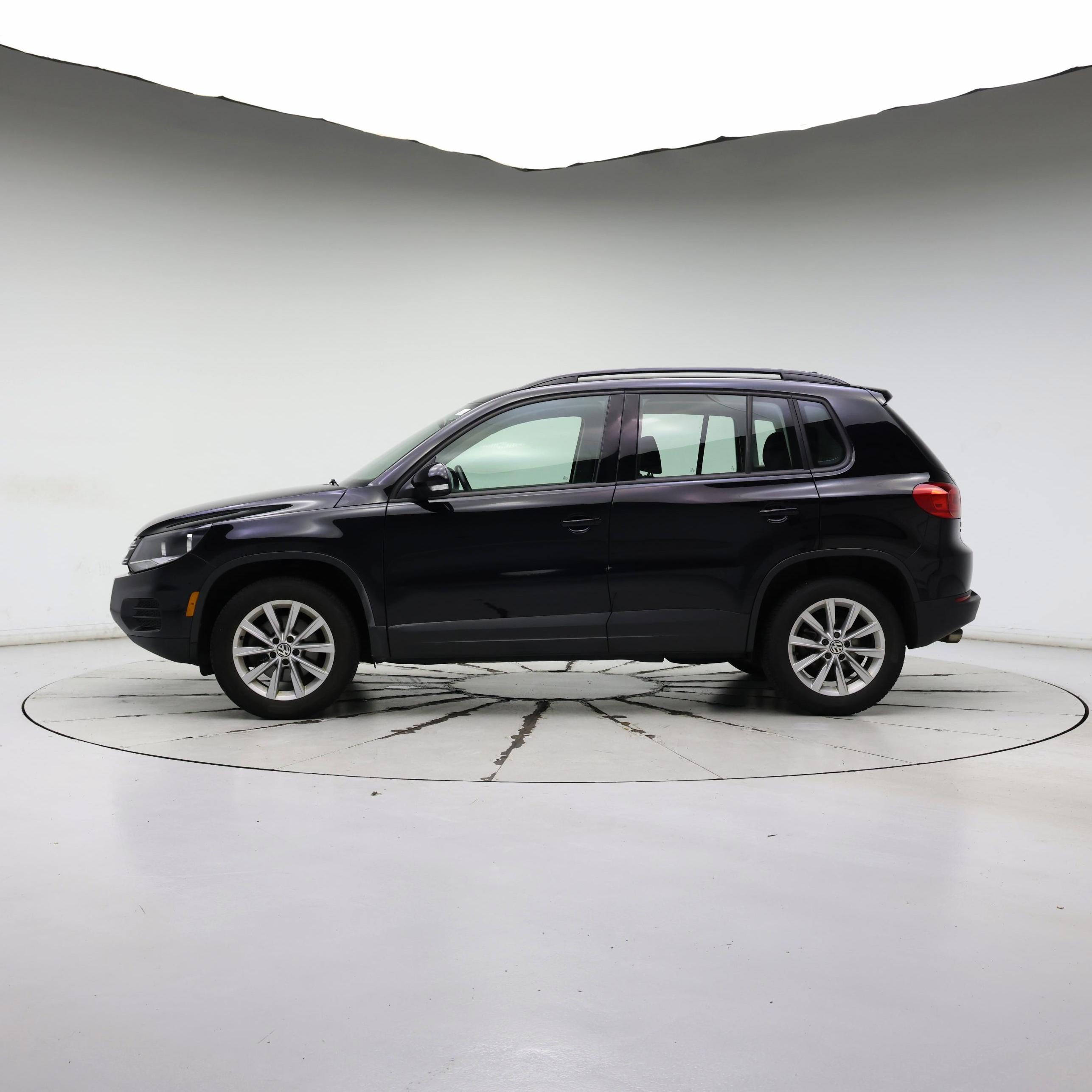 Thumbnail: 2017 Volkswagen Tiguan - 3