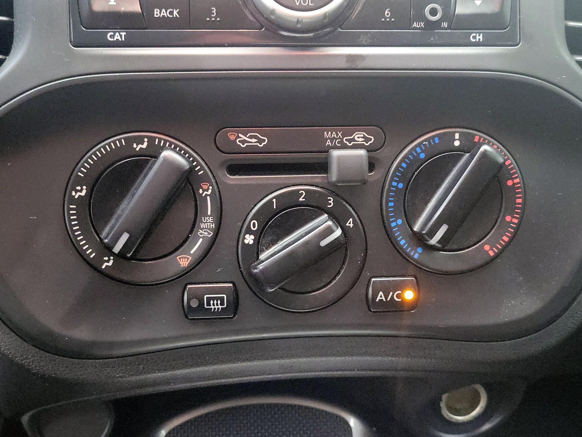 Thumbnail: 2013 Nissan Juke - 15