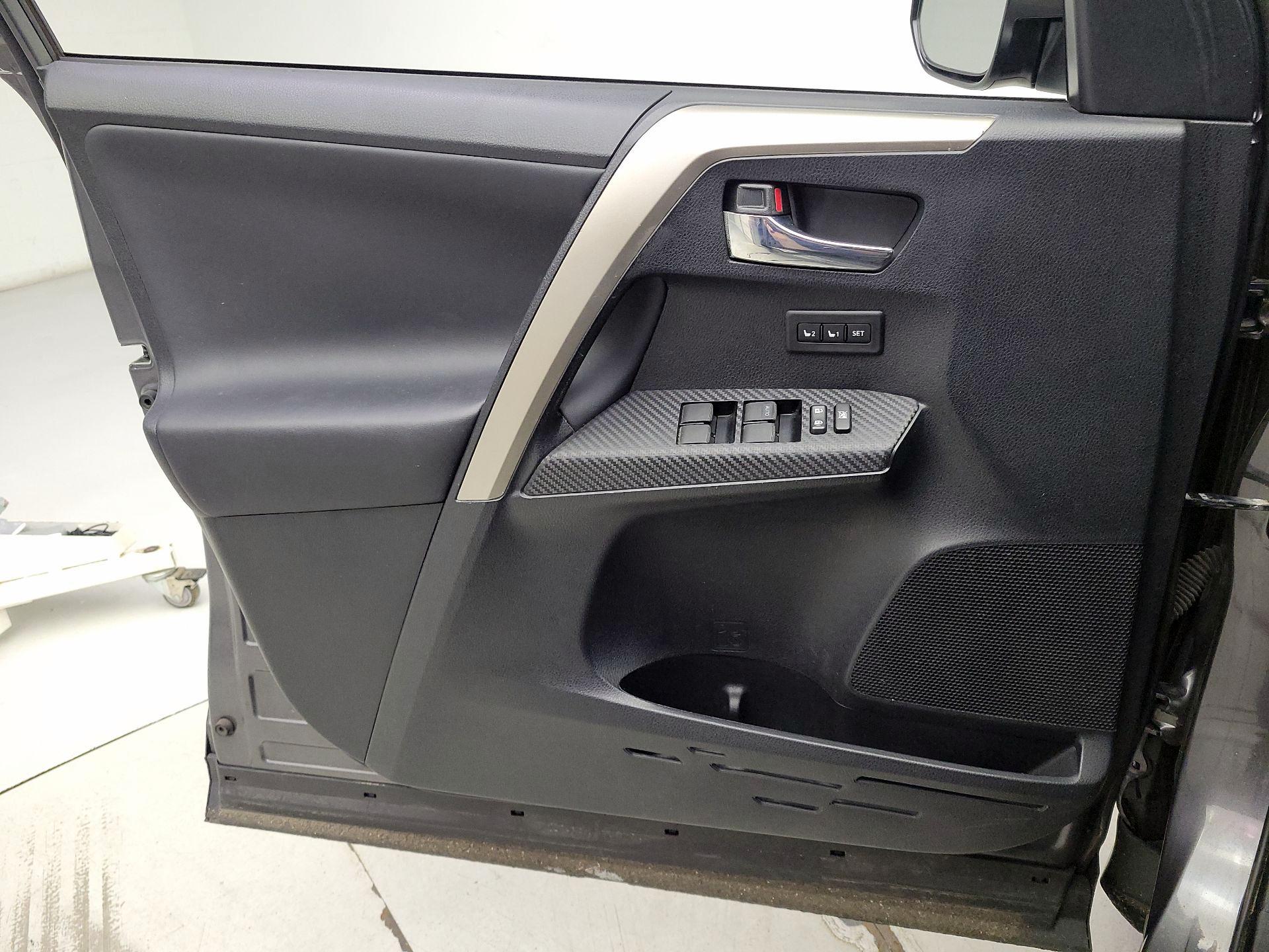 Thumbnail: 2014 Toyota RAV4 - 12