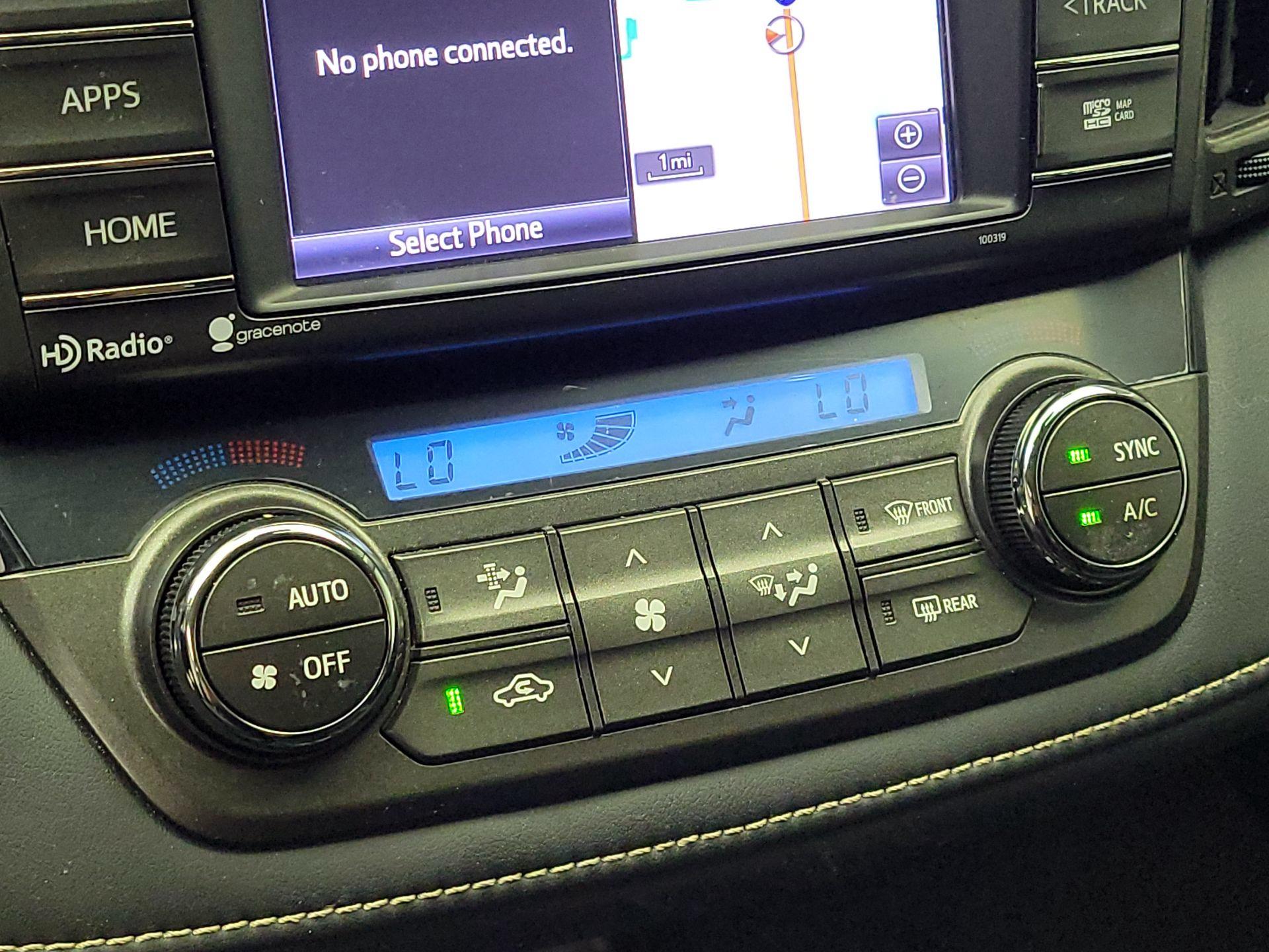 Thumbnail: 2014 Toyota RAV4 - 17