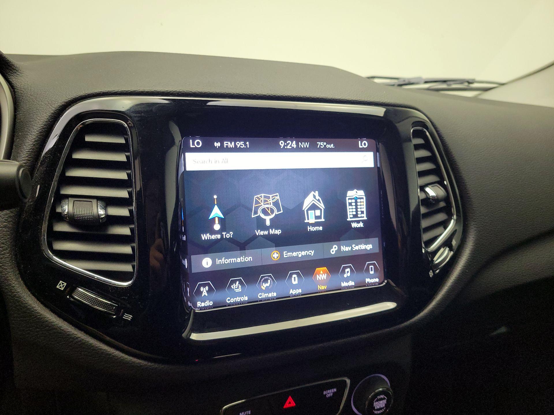 Thumbnail: 2017 Jeep Compass - 14