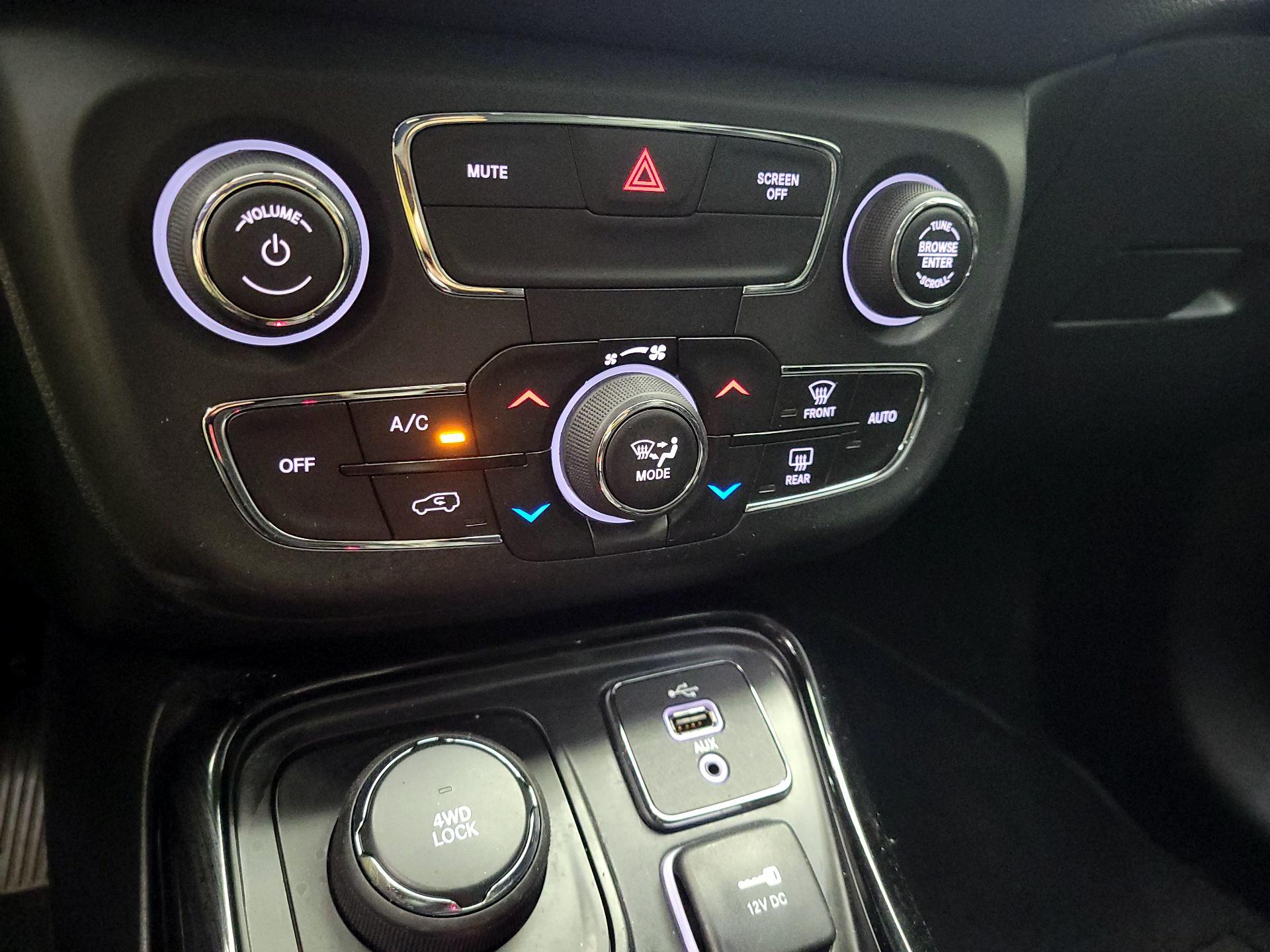 Thumbnail: 2017 Jeep Compass - 17