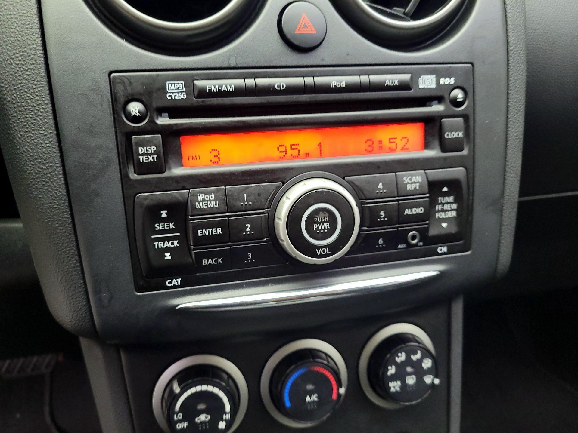 Thumbnail: 2015 Nissan Rogue - 14