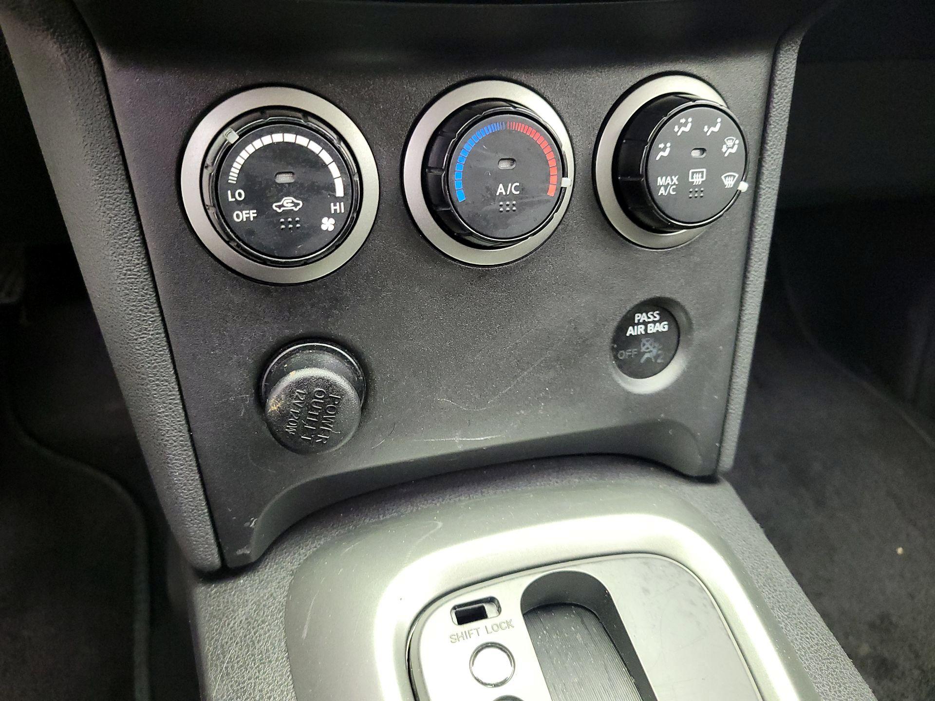 Thumbnail: 2015 Nissan Rogue - 15