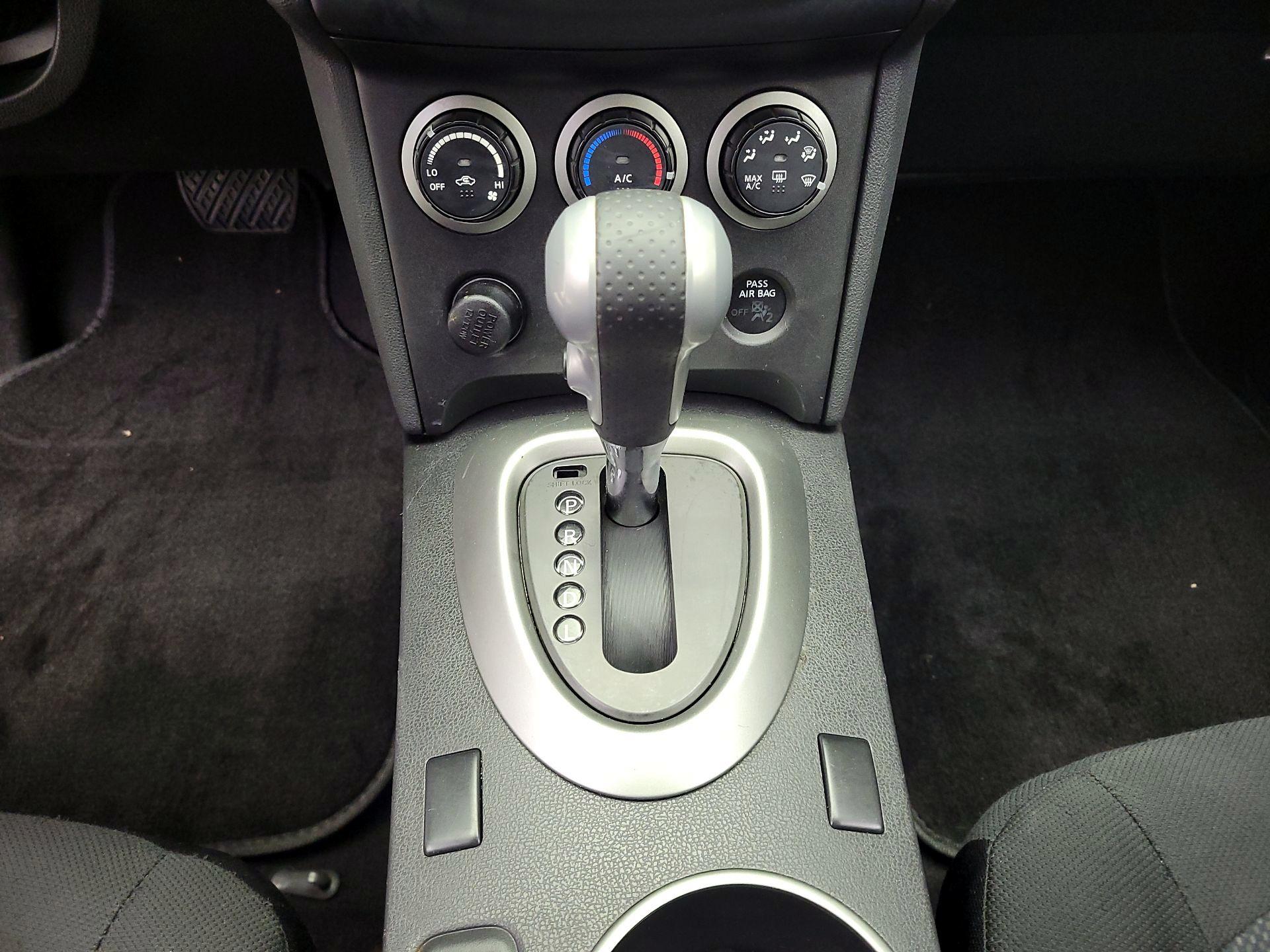 Thumbnail: 2015 Nissan Rogue - 16
