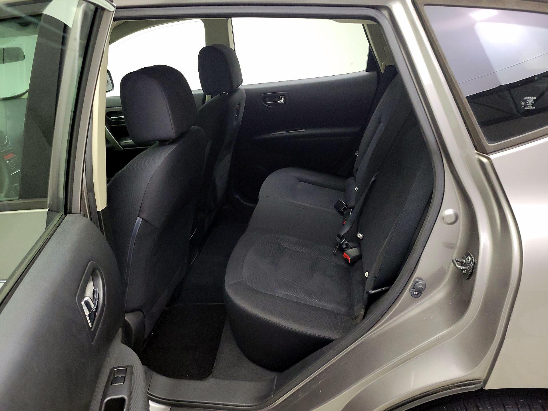 Thumbnail: 2015 Nissan Rogue - 17