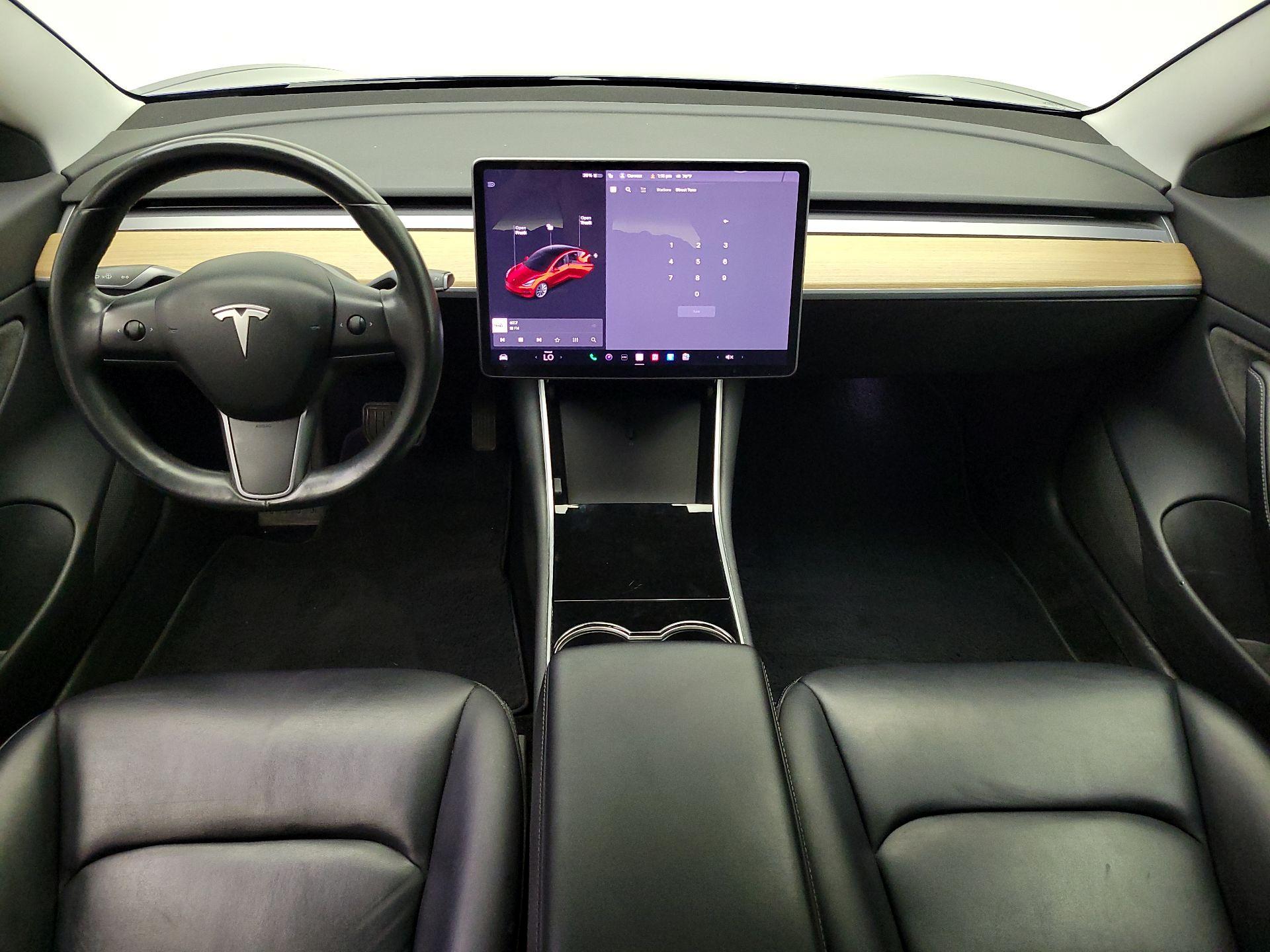 Thumbnail: 2018 Tesla Model 3 - 9