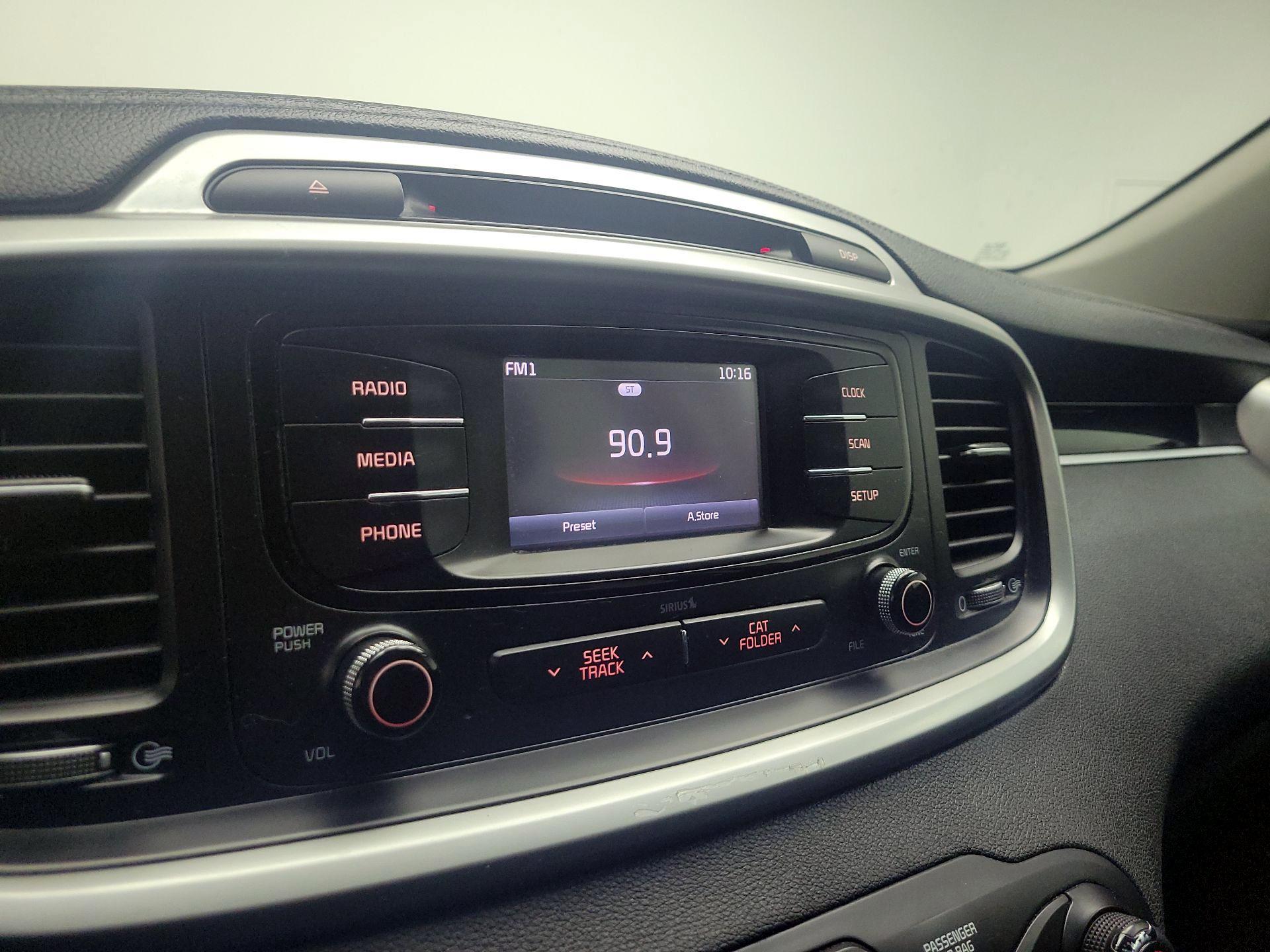 Thumbnail: 2017 Kia Sorento - 14