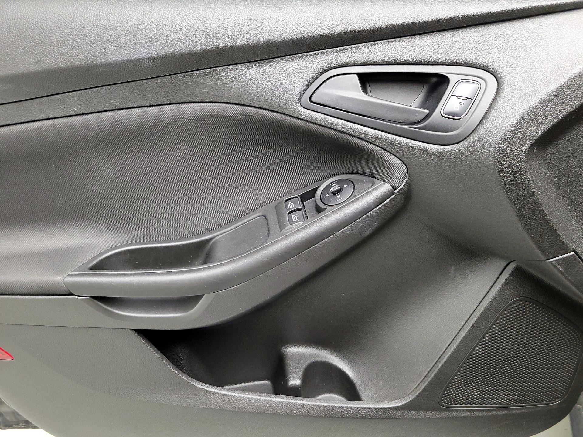 Thumbnail: 2018 Ford Focus - 12