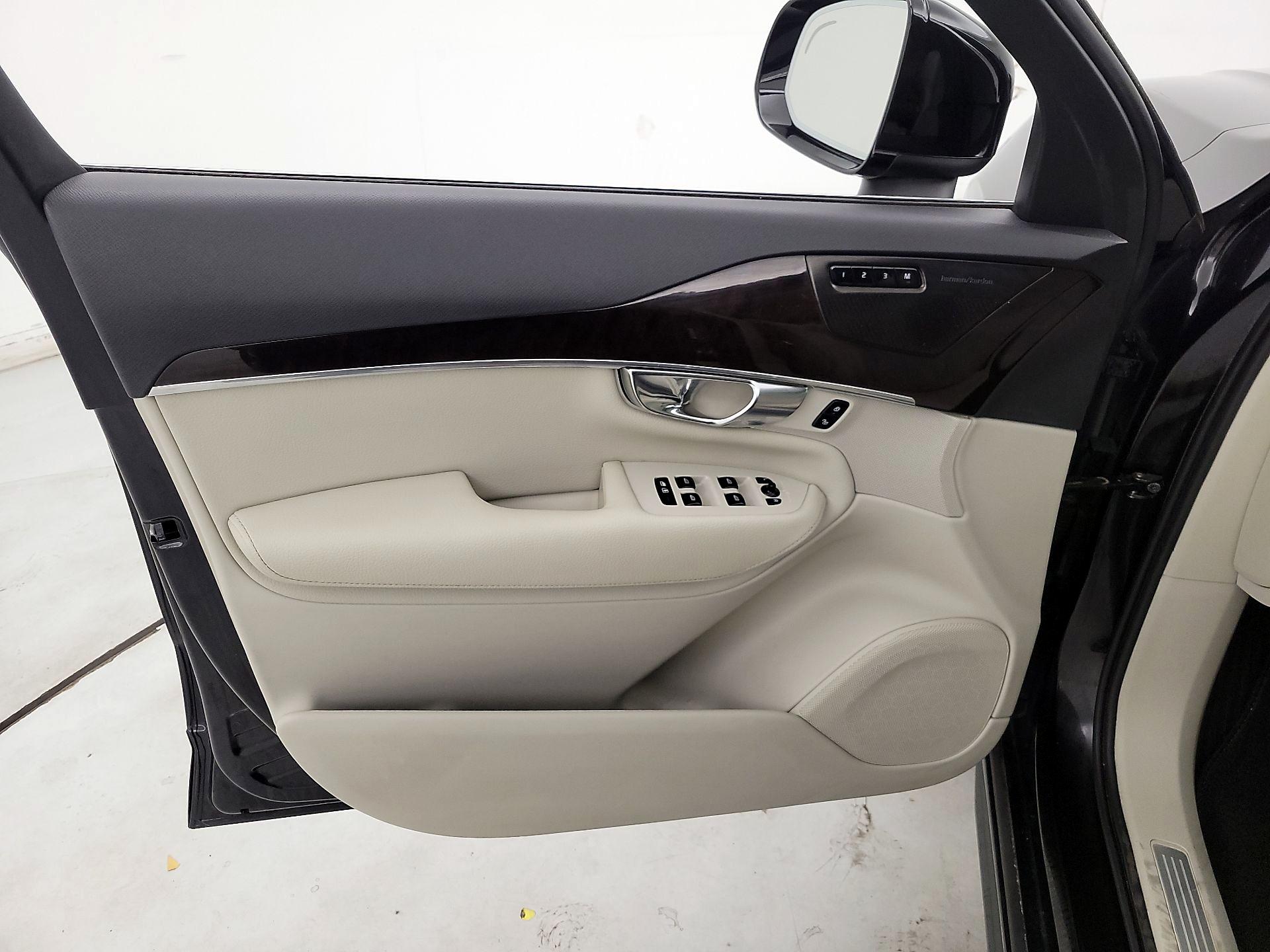 Thumbnail: 2019 Volvo XC90 - 12