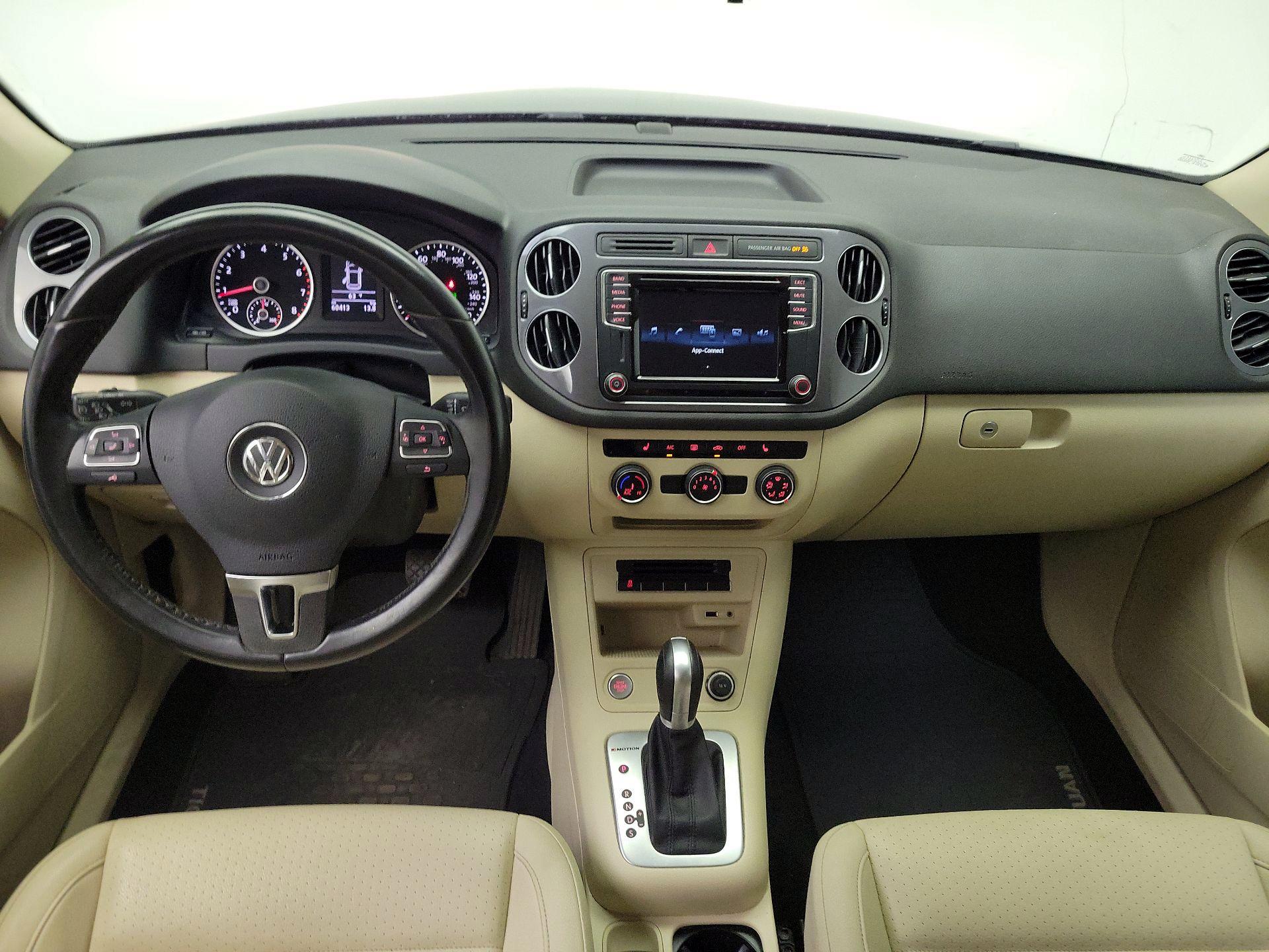 Thumbnail: 2017 Volkswagen Tiguan - 9