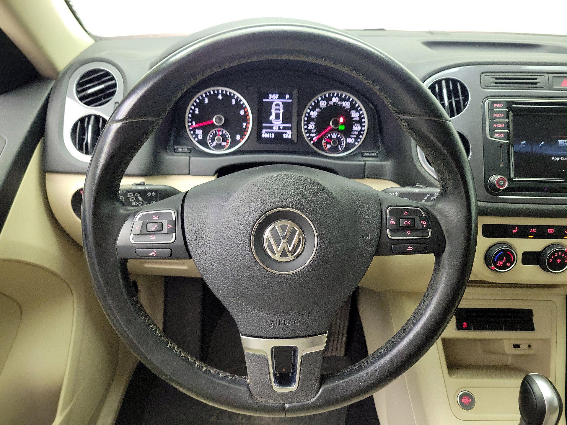 Thumbnail: 2017 Volkswagen Tiguan - 10