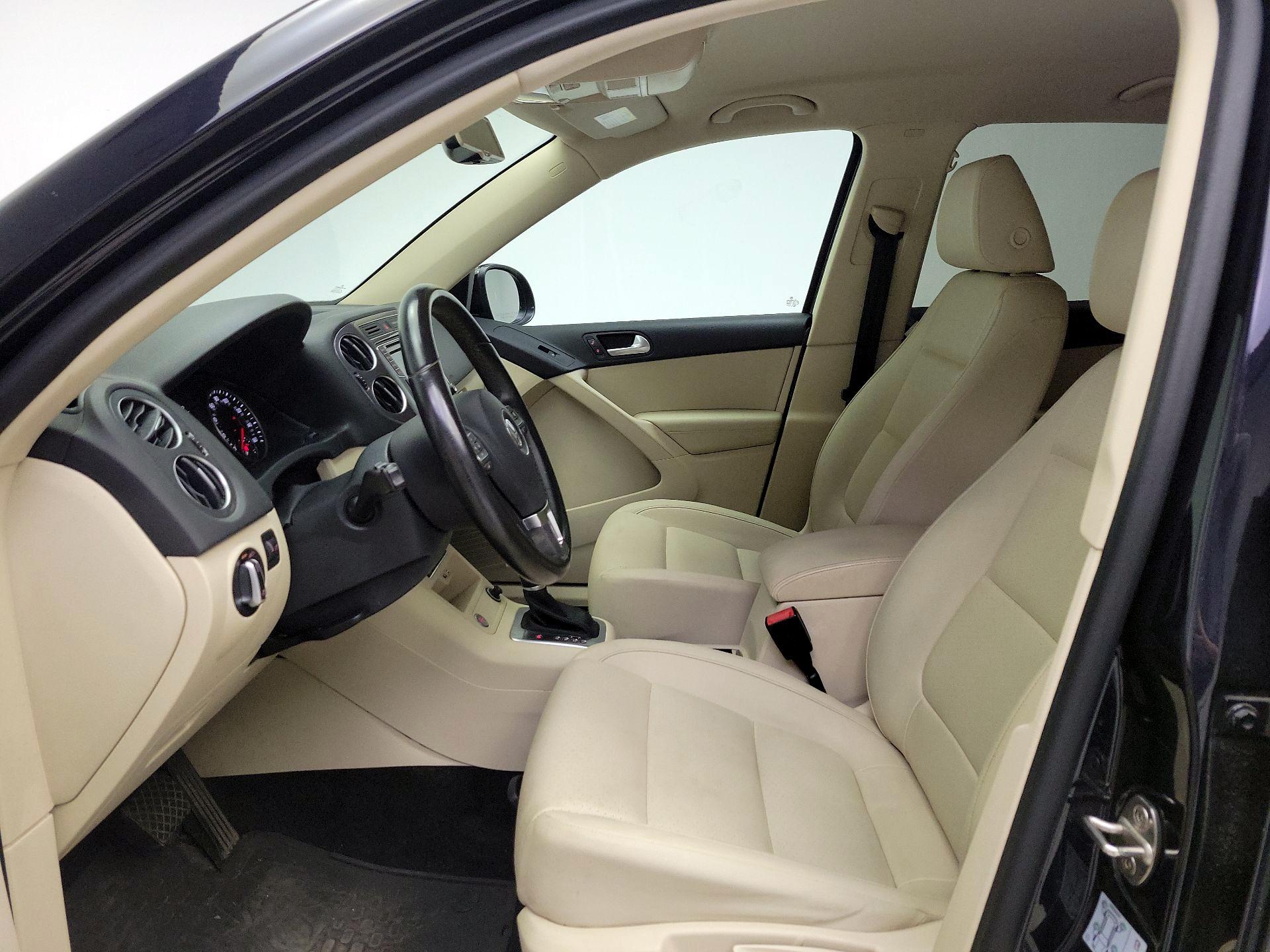 Thumbnail: 2017 Volkswagen Tiguan - 11