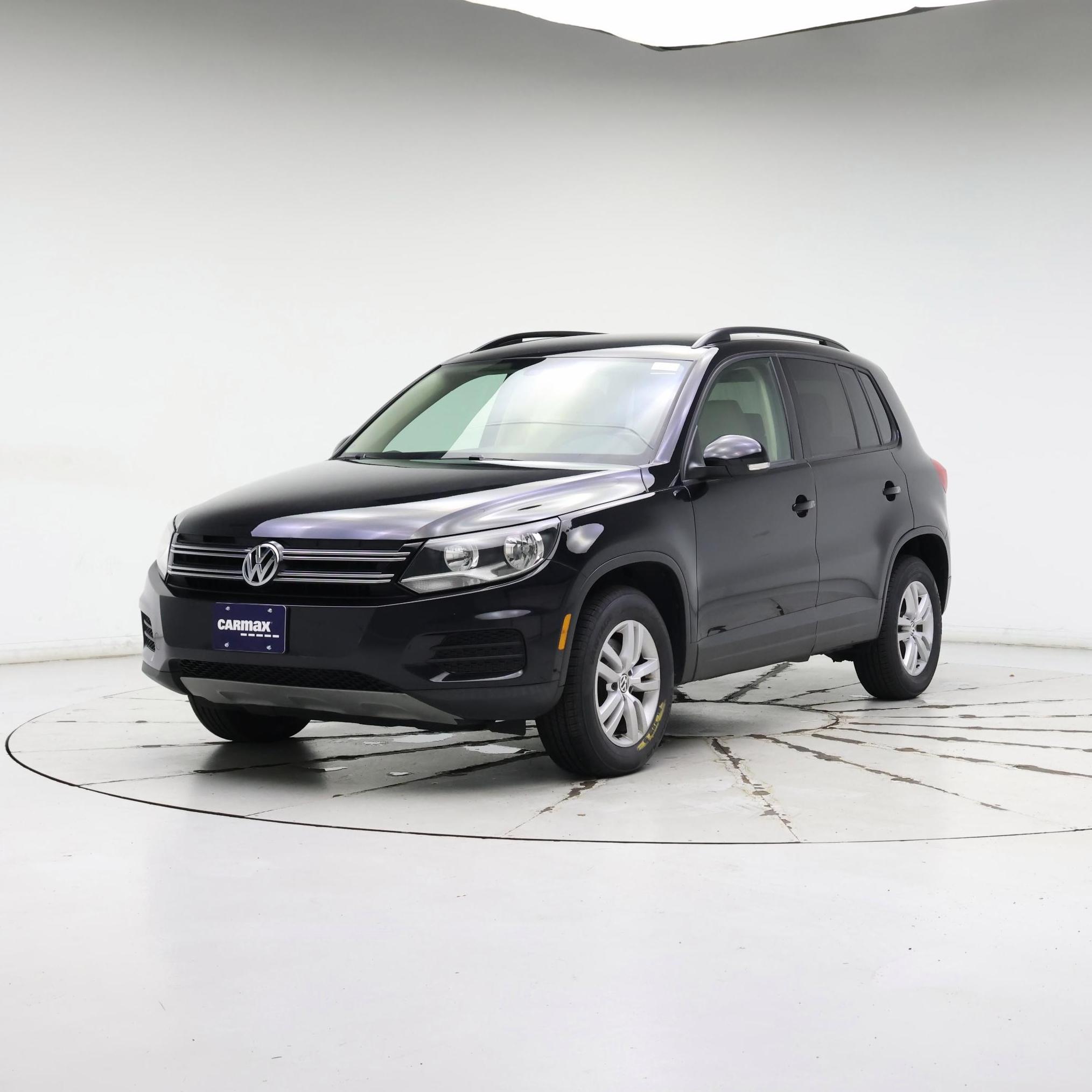 Thumbnail: 2017 Volkswagen Tiguan - 4