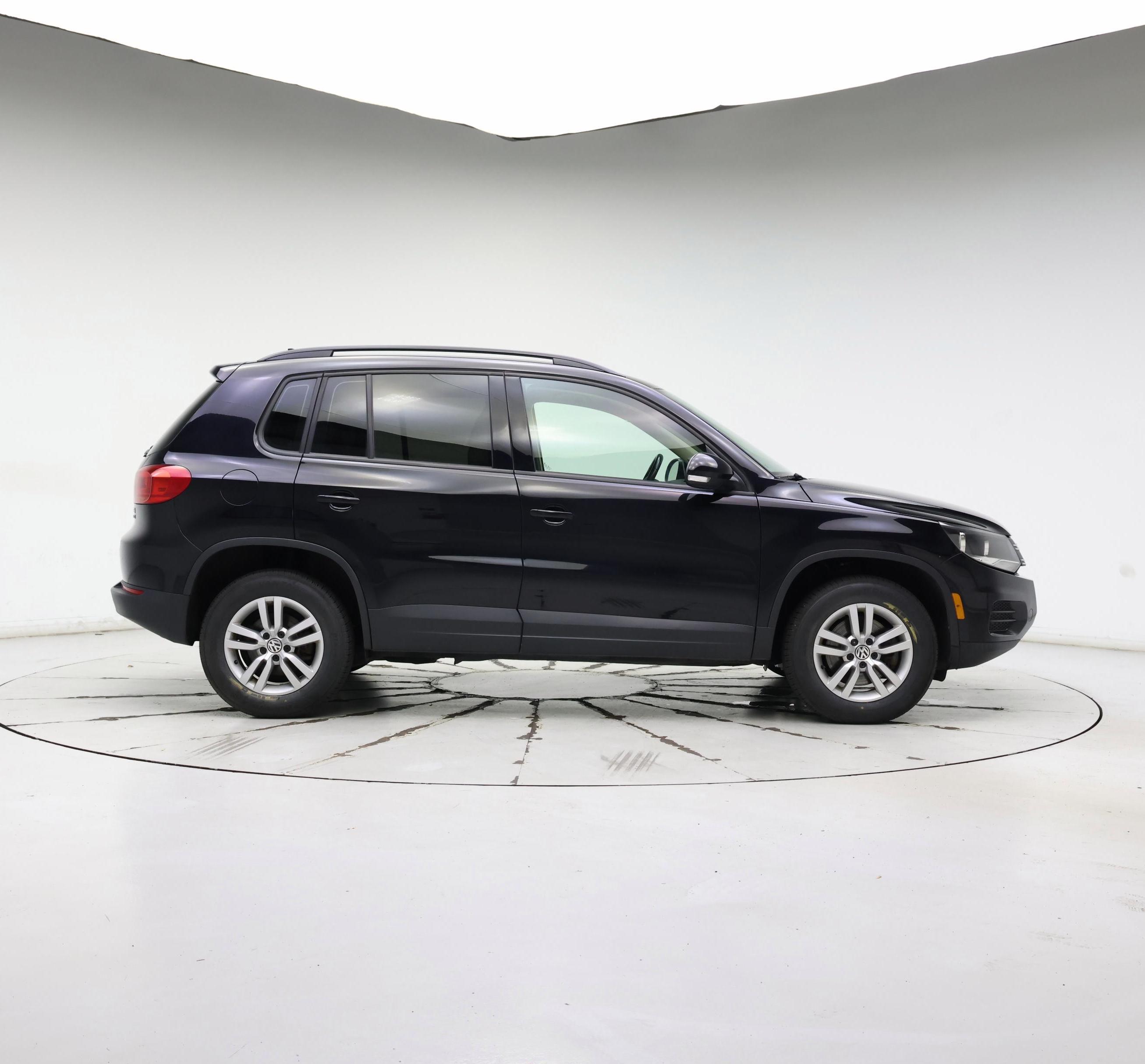 Thumbnail: 2017 Volkswagen Tiguan - 7
