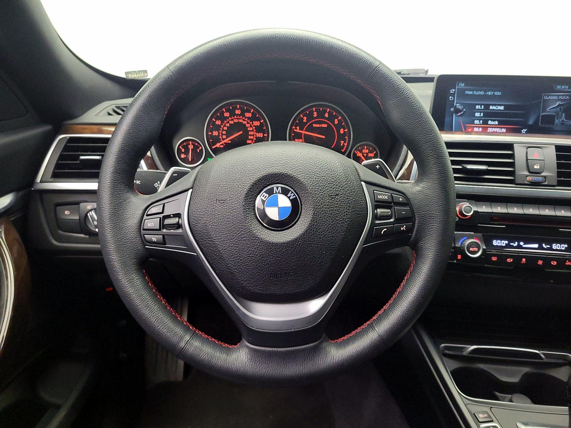 Thumbnail: 2017 BMW 3 Series - 10