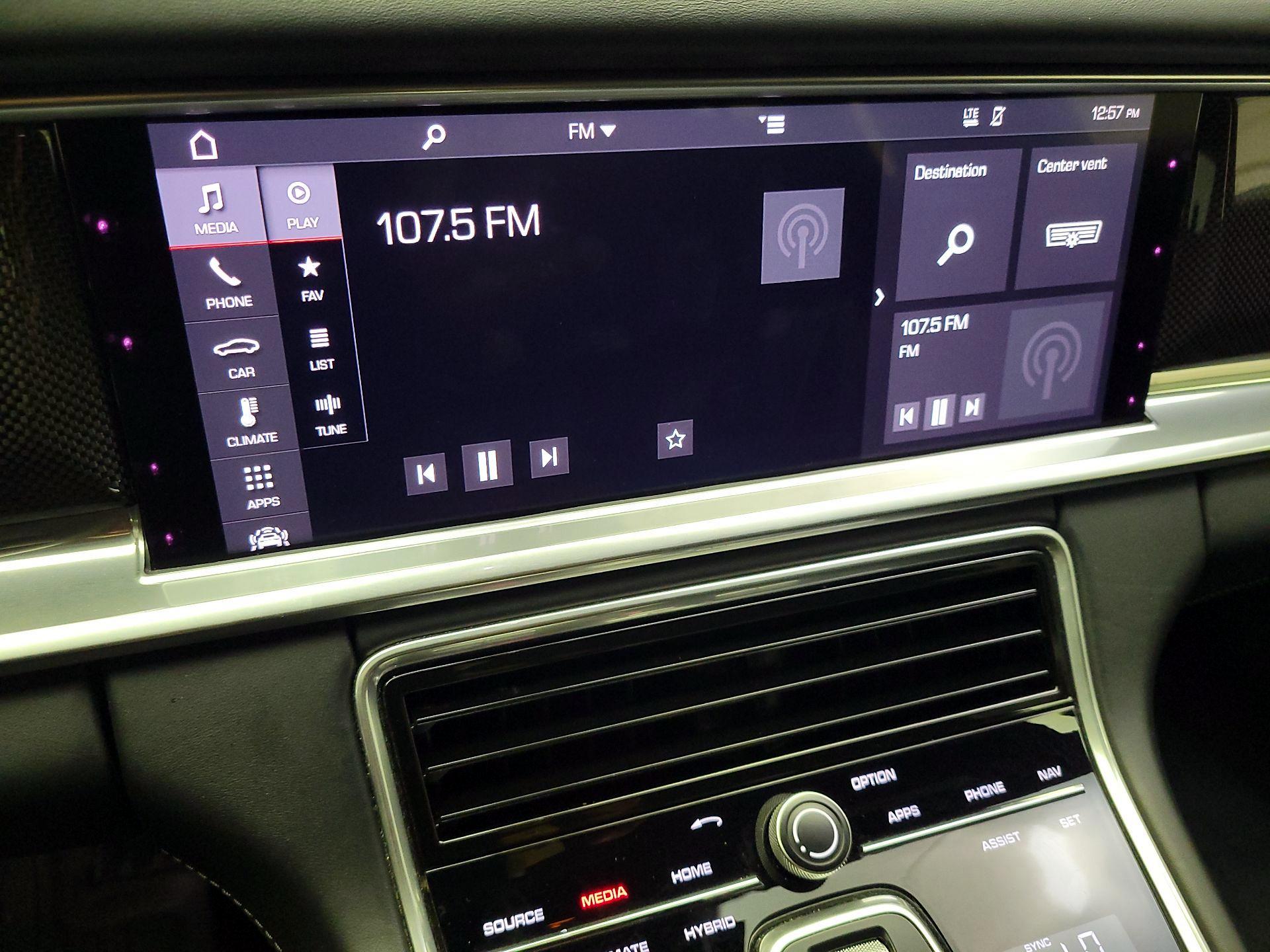Thumbnail: 2019 Porsche Panamera - 16