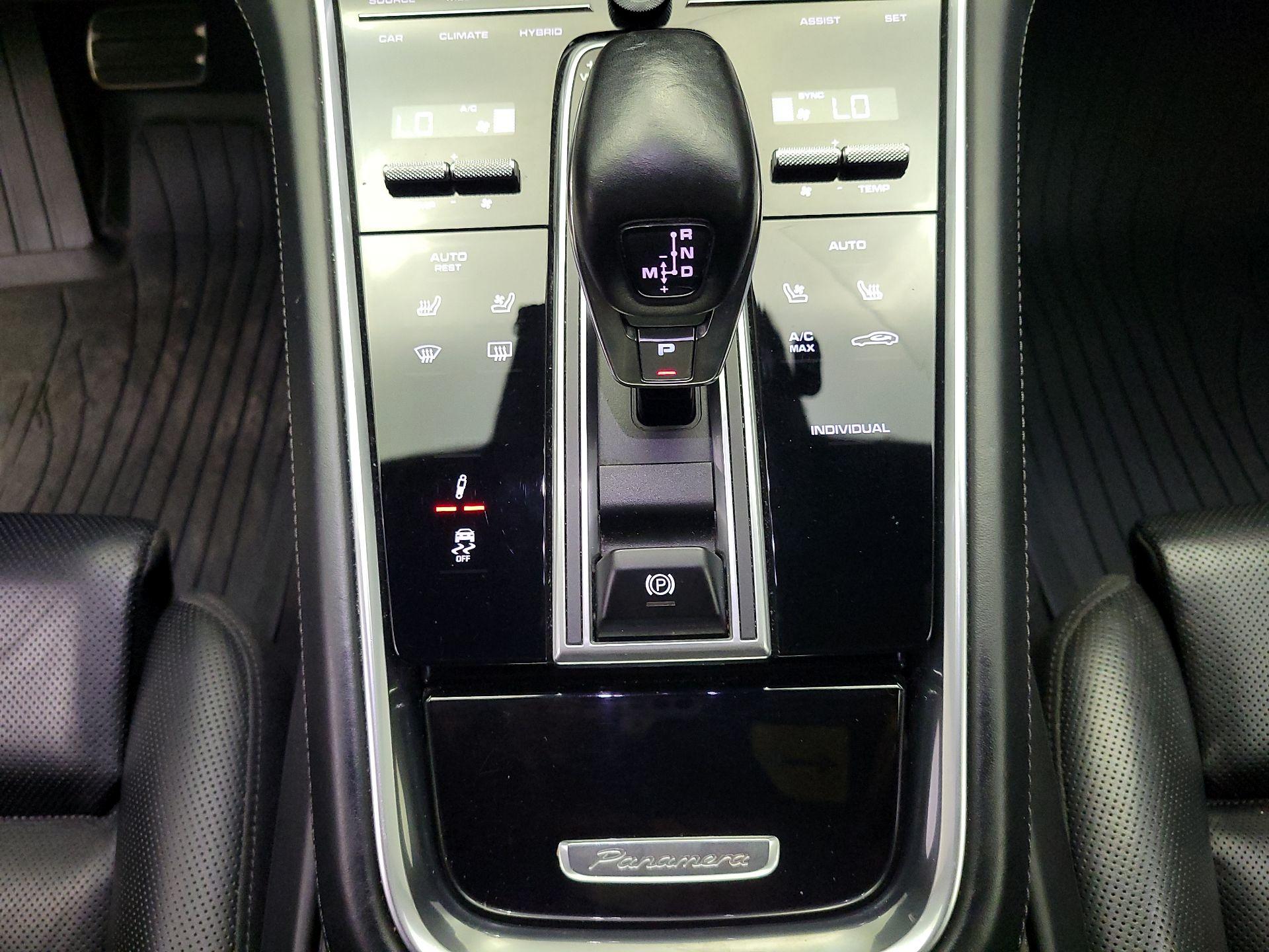 Thumbnail: 2019 Porsche Panamera - 18