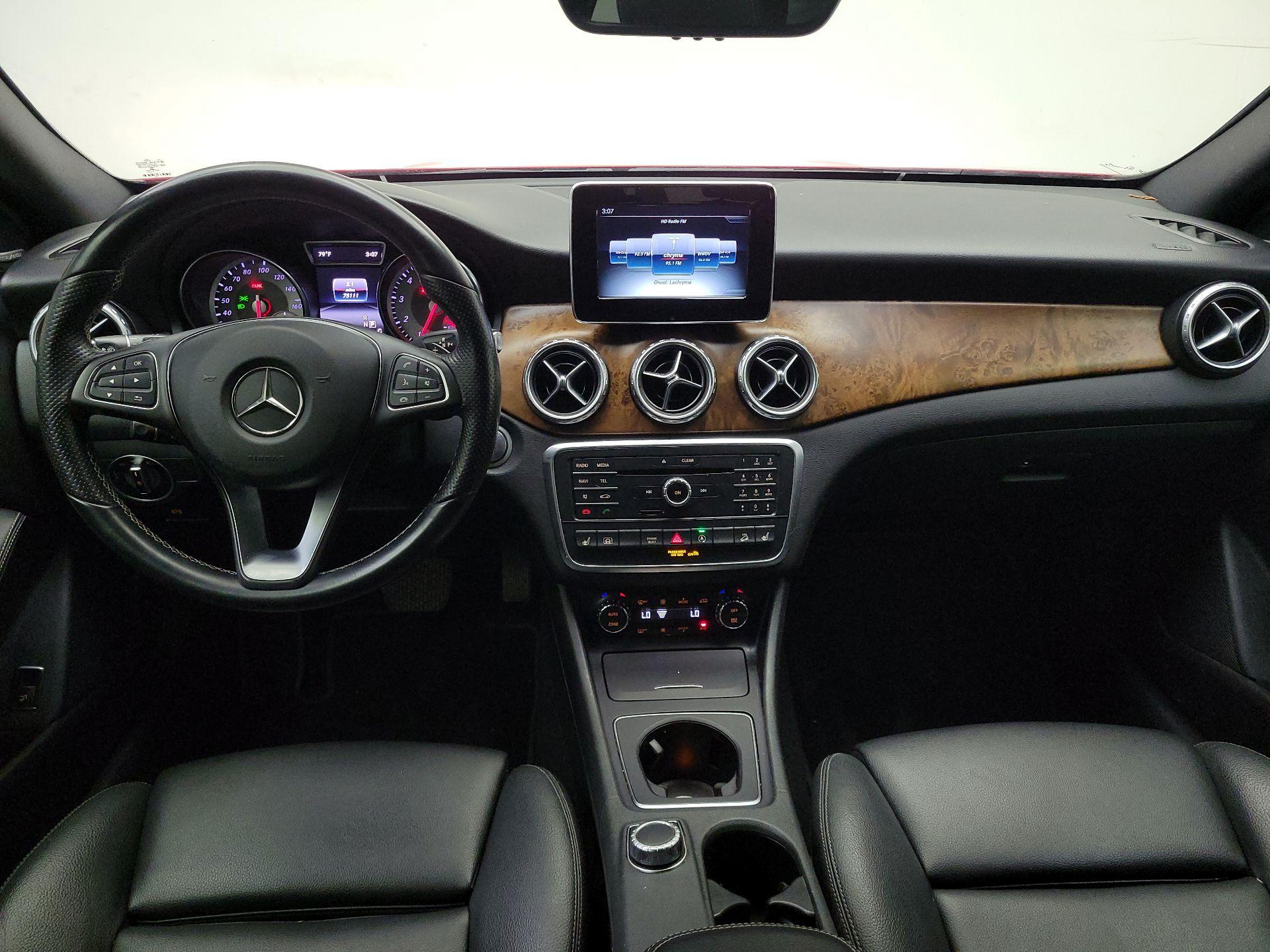 Thumbnail: 2016 Mercedes-Benz GLA - 9