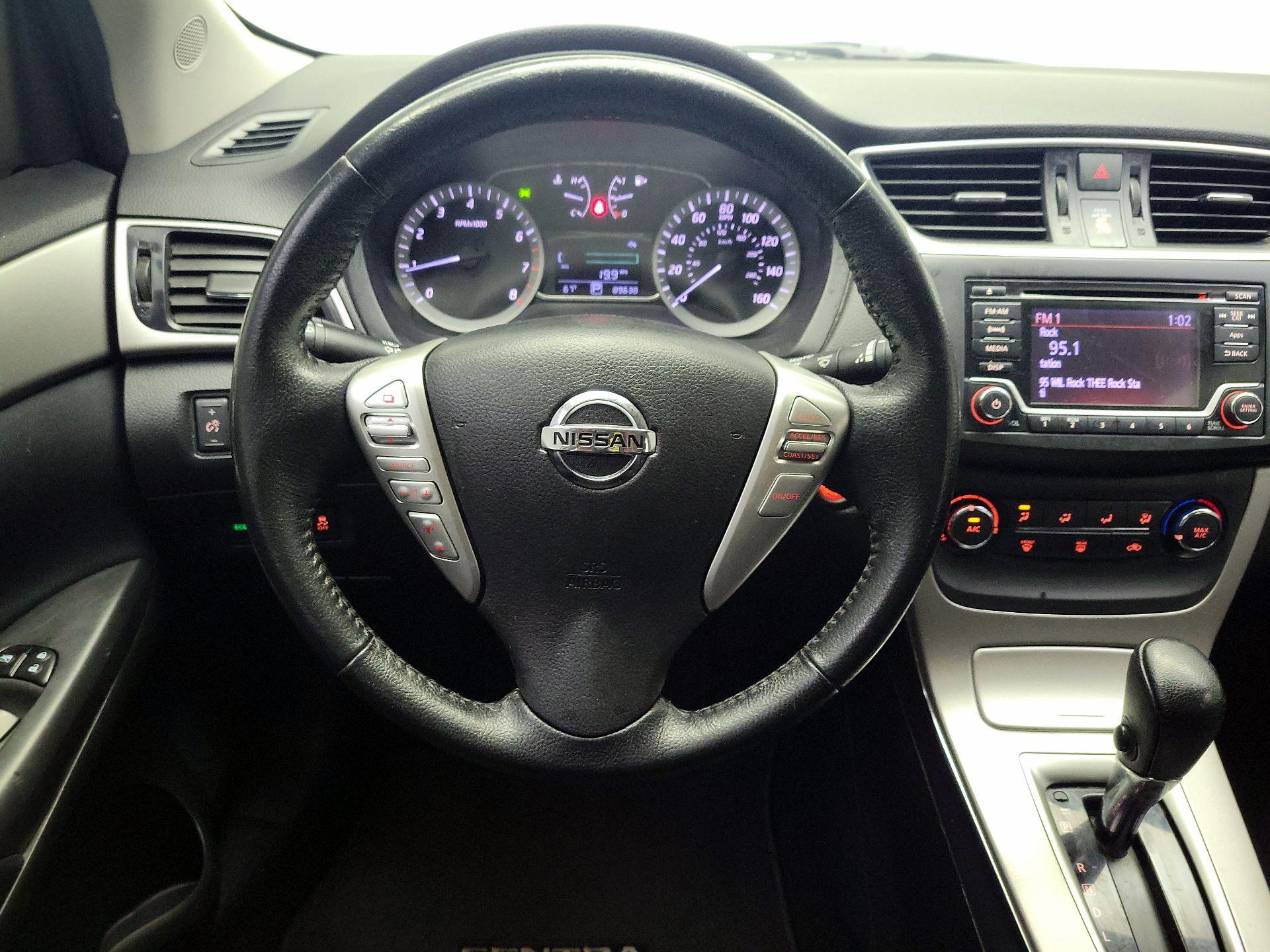 Thumbnail: 2015 Nissan Sentra - 10