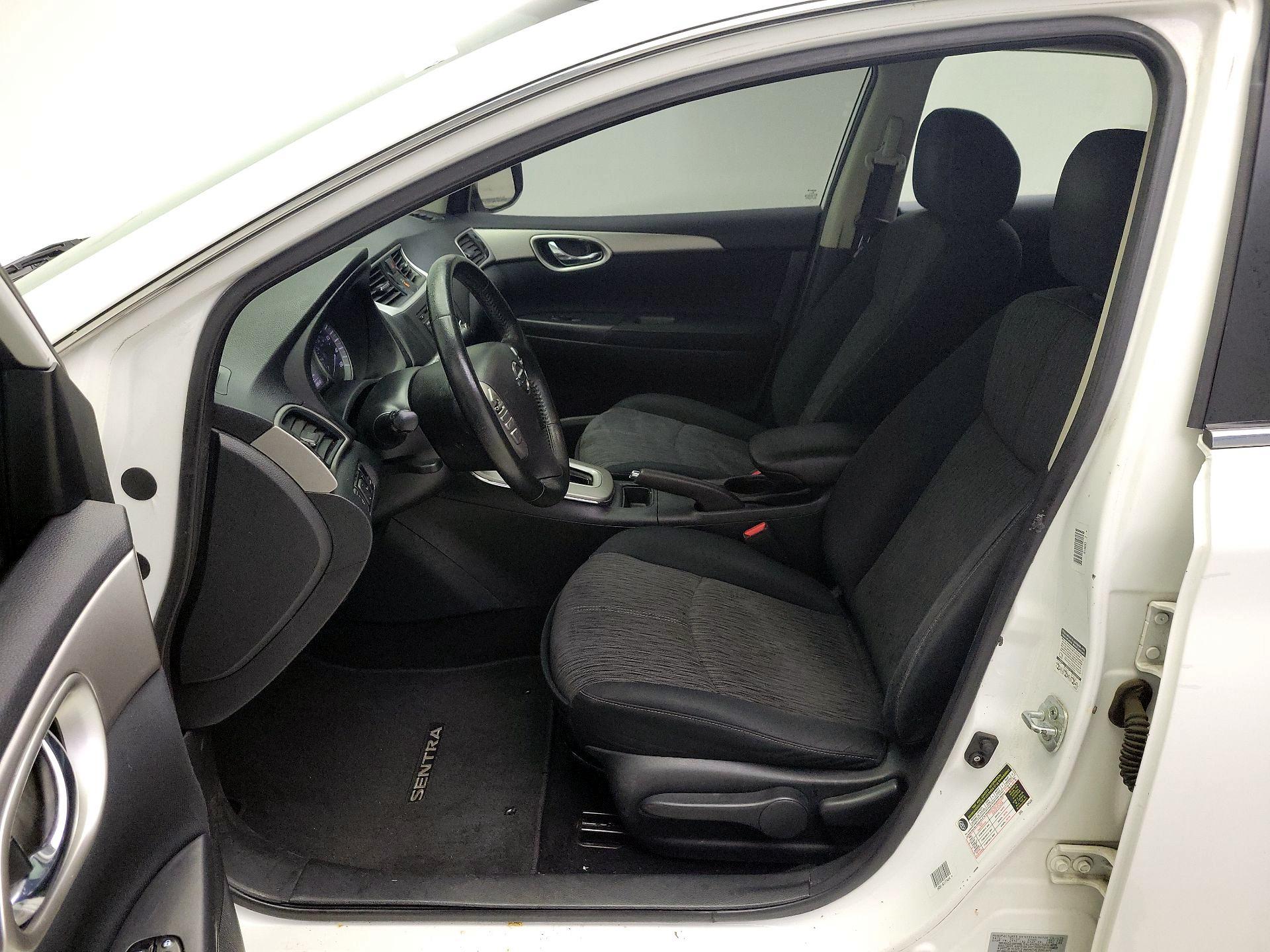 Thumbnail: 2015 Nissan Sentra - 11