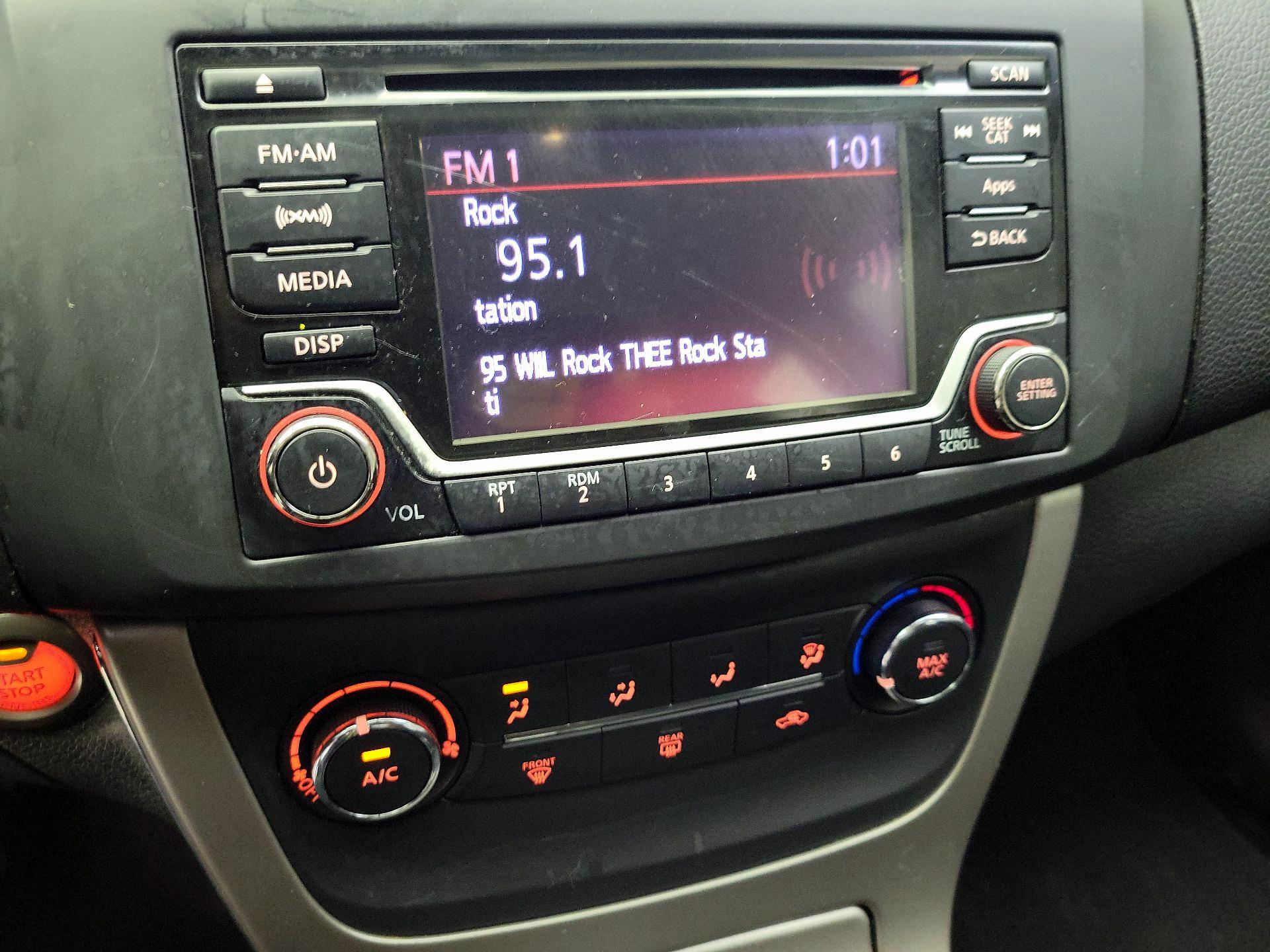 Thumbnail: 2015 Nissan Sentra - 15