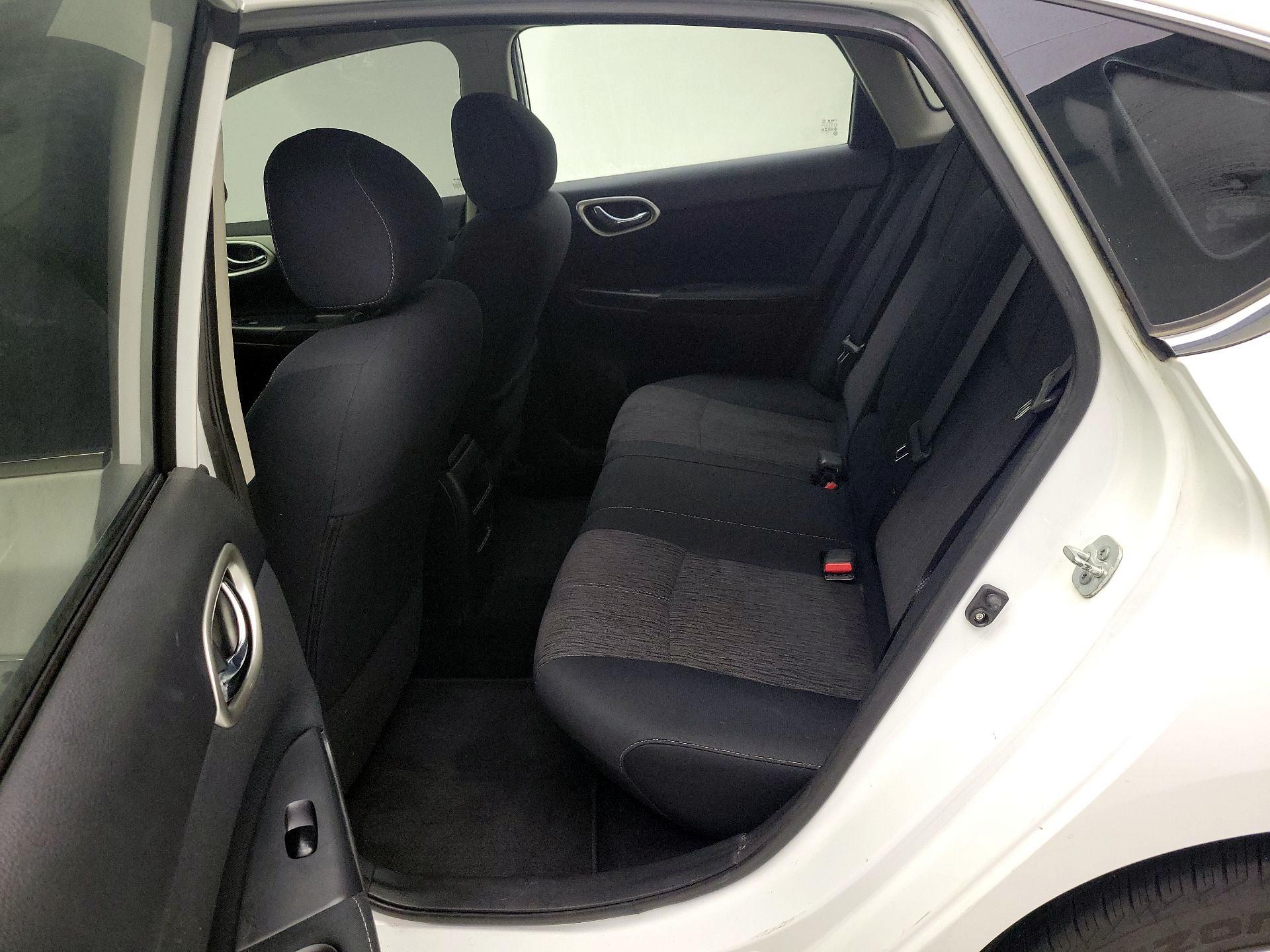 Thumbnail: 2015 Nissan Sentra - 19