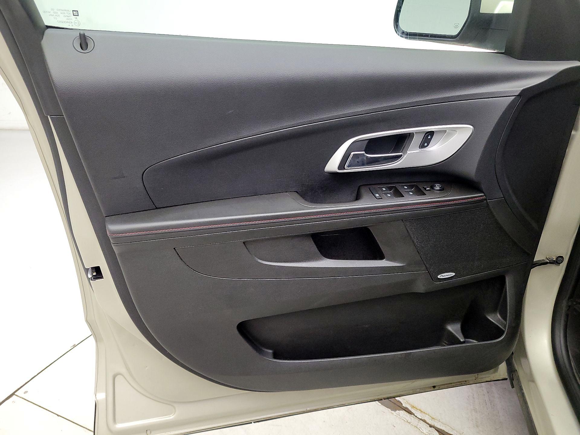Thumbnail: 2015 Chevrolet Equinox - 12